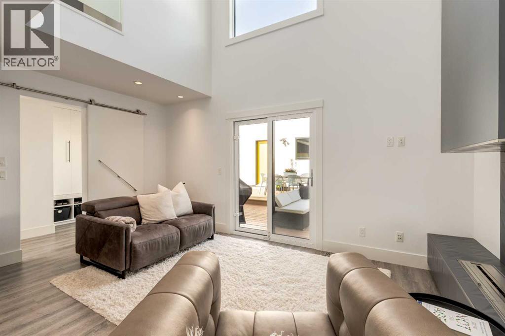 27 Hendon Place Nw, Calgary, Alberta  T2K 2A2 - Photo 11 - A2257252
