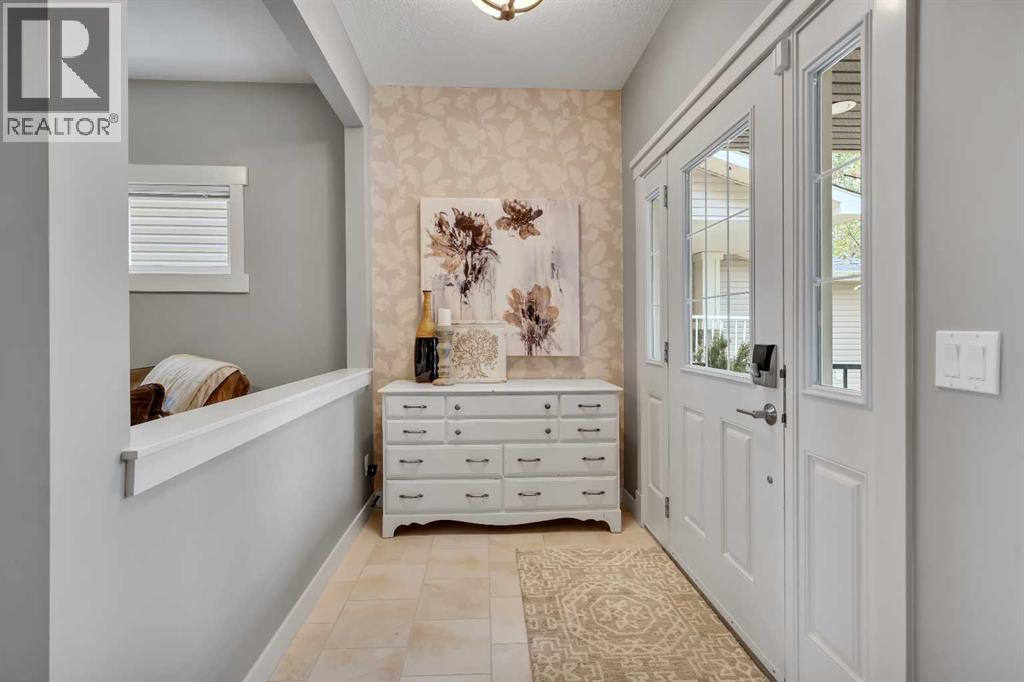 135 Sage Valley Green Nw, Calgary, Alberta  T3R 0H7 - Photo 2 - A2261747