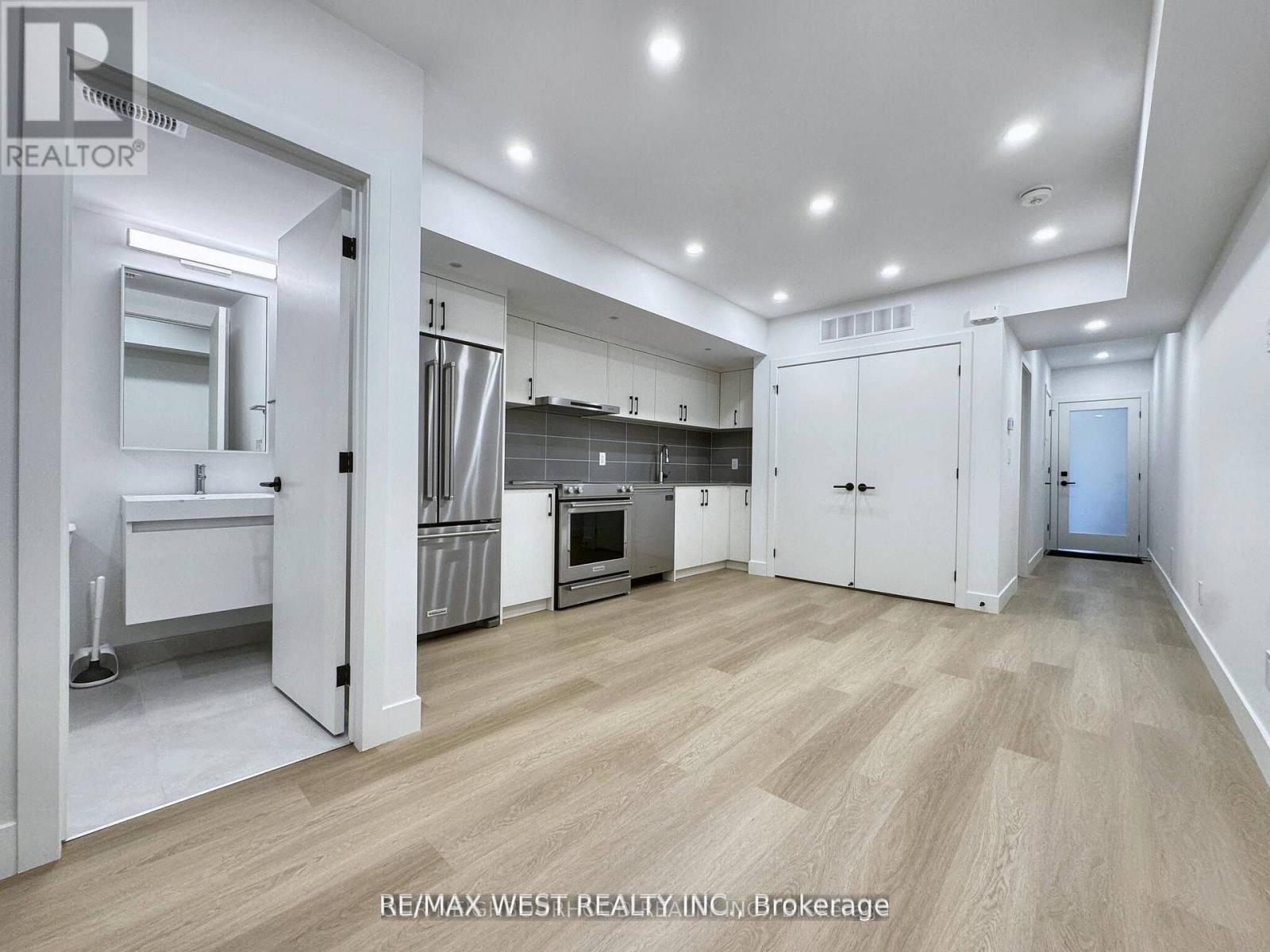 A - 47 Morningside Avenue, Toronto, Ontario  M6S 1C6 - Photo 10 - W12441716