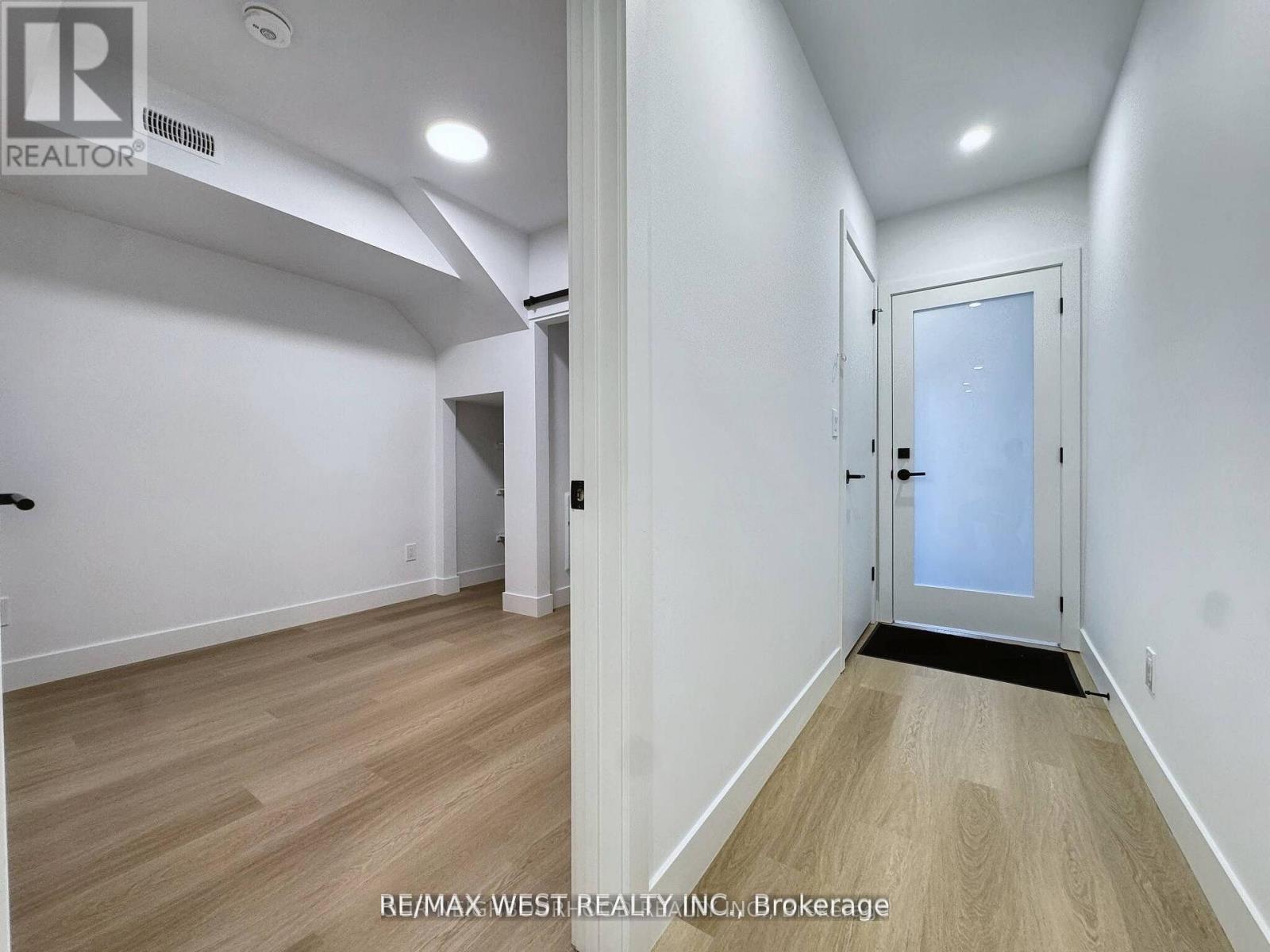 A - 47 Morningside Avenue, Toronto, Ontario  M6S 1C6 - Photo 5 - W12441716