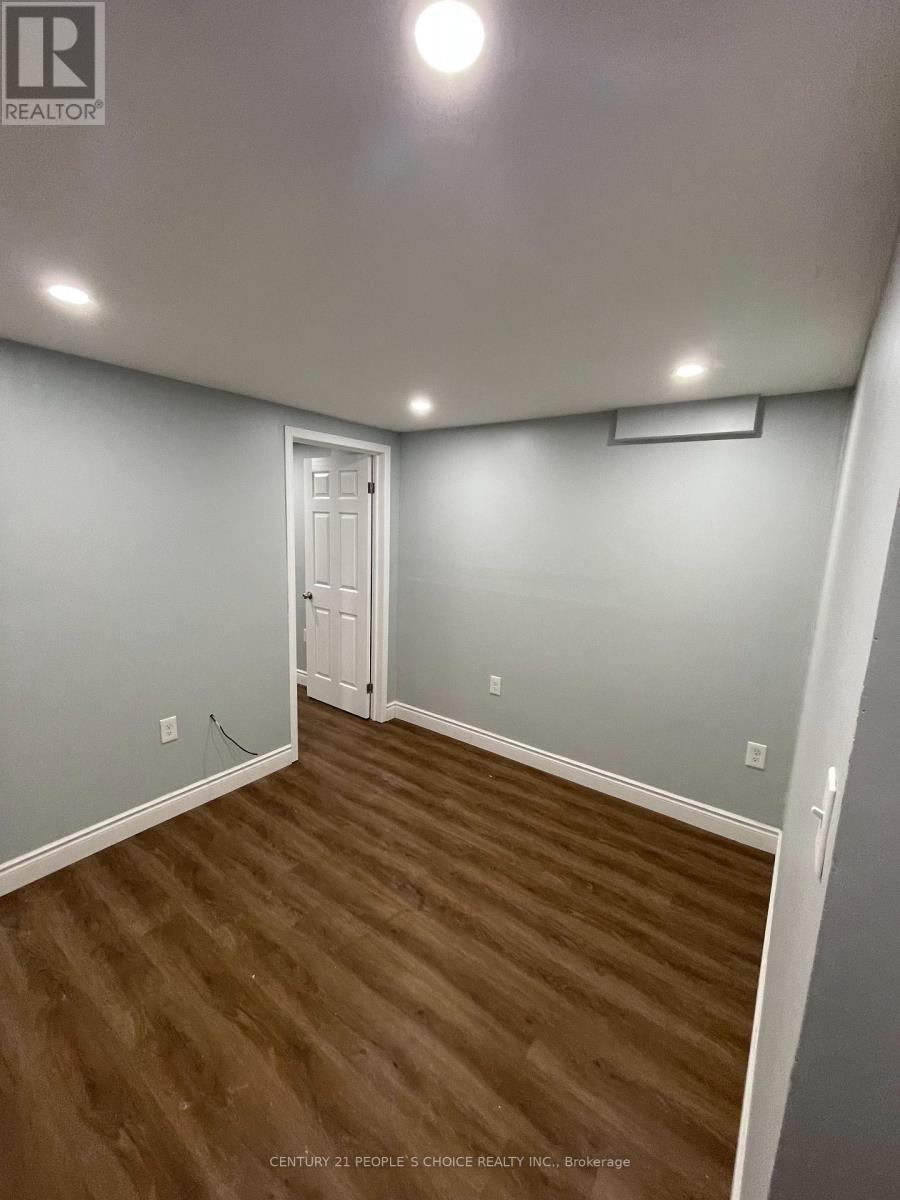 Lower - 169 Willow Park Drive, Brampton, Ontario  L6R 2N1 - Photo 9 - W12441717
