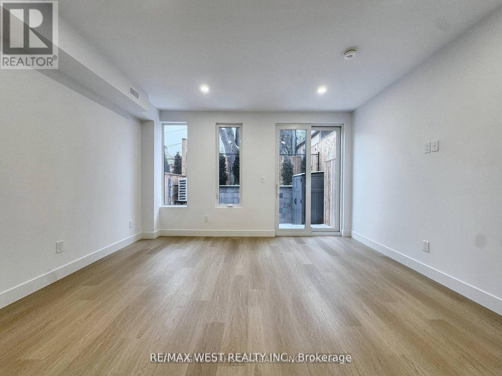 B - 47 Morningside Avenue, Toronto, Ontario  M6S 1C6 - Photo 11 - W12441719