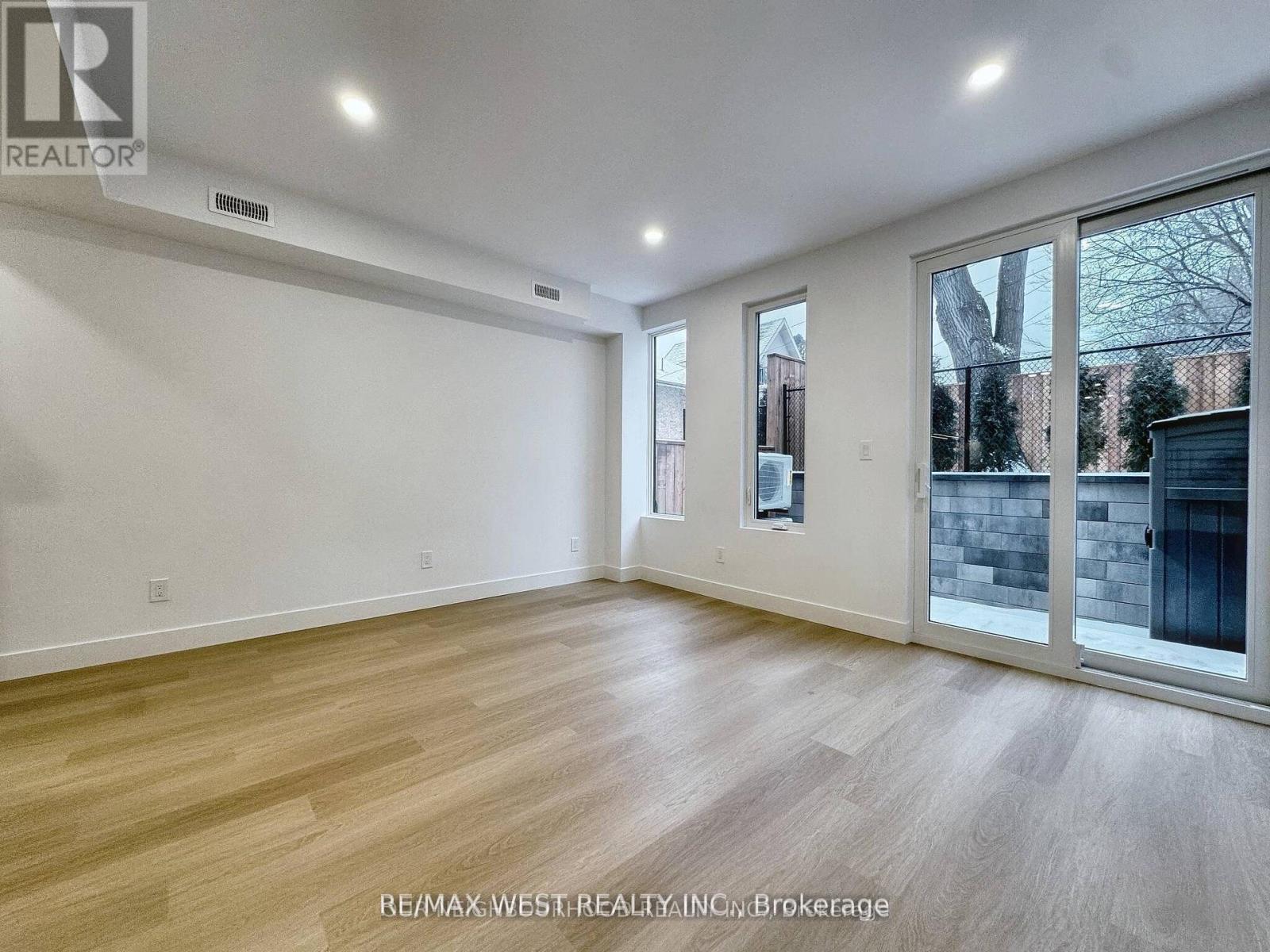 B - 47 Morningside Avenue, Toronto, Ontario  M6S 1C6 - Photo 12 - W12441719