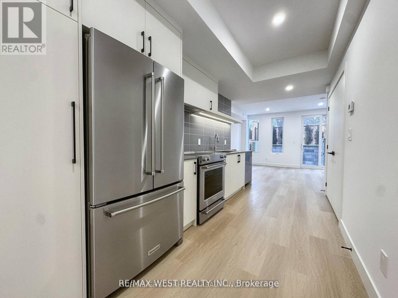 B - 47 Morningside Avenue, Toronto, Ontario  M6S 1C6 - Photo 9 - W12441719