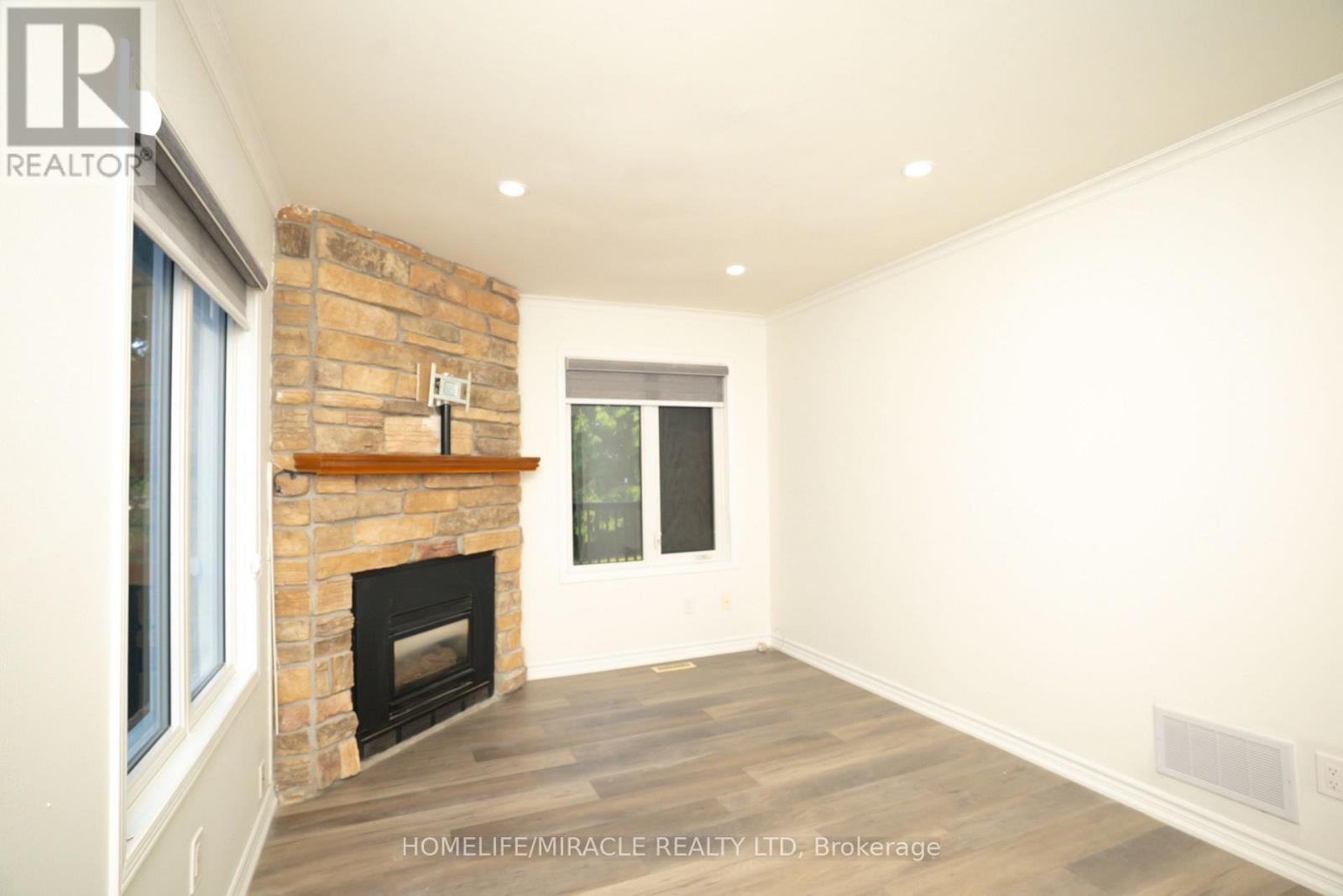 27 Killaloe Crescent, Halton Hills, Ontario  L7G 5N2 - Photo 16 - W12441720