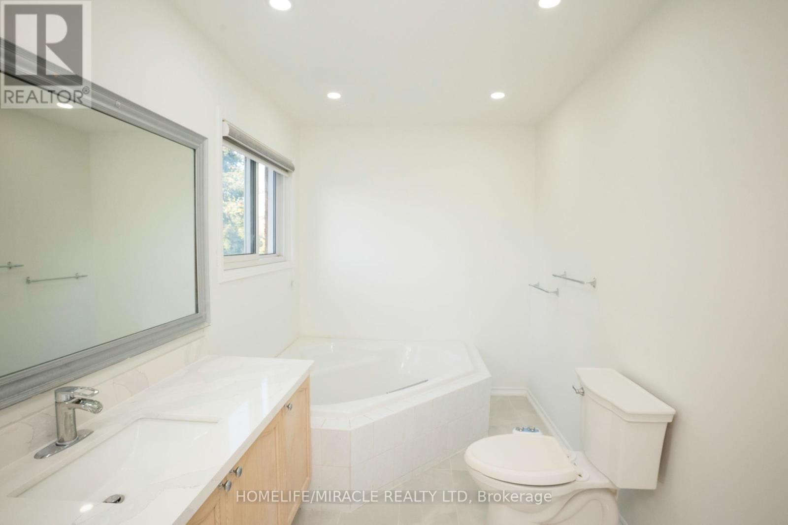 27 Killaloe Crescent, Halton Hills, Ontario  L7G 5N2 - Photo 25 - W12441720