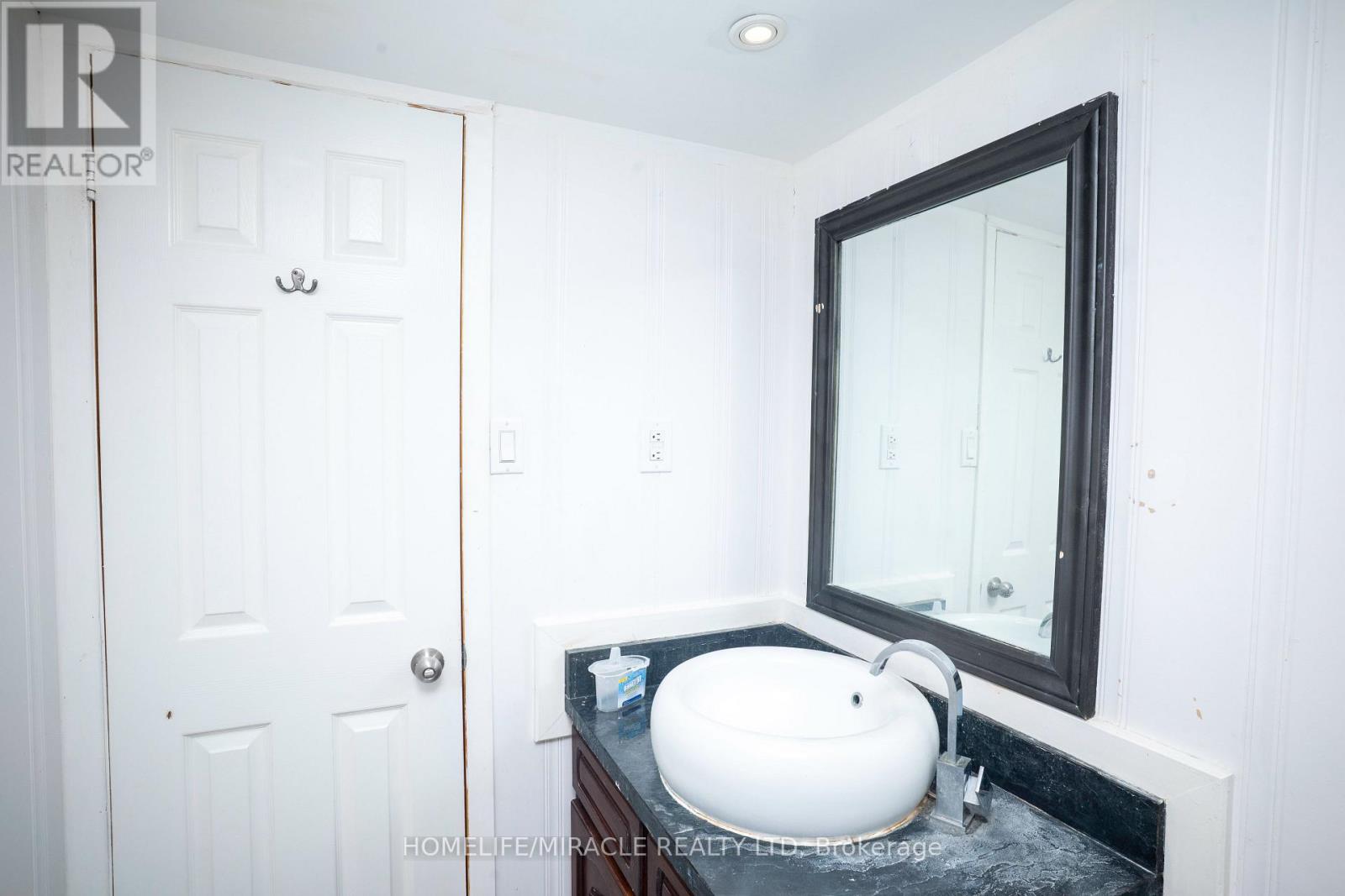 27 Killaloe Crescent, Halton Hills, Ontario  L7G 5N2 - Photo 44 - W12441720