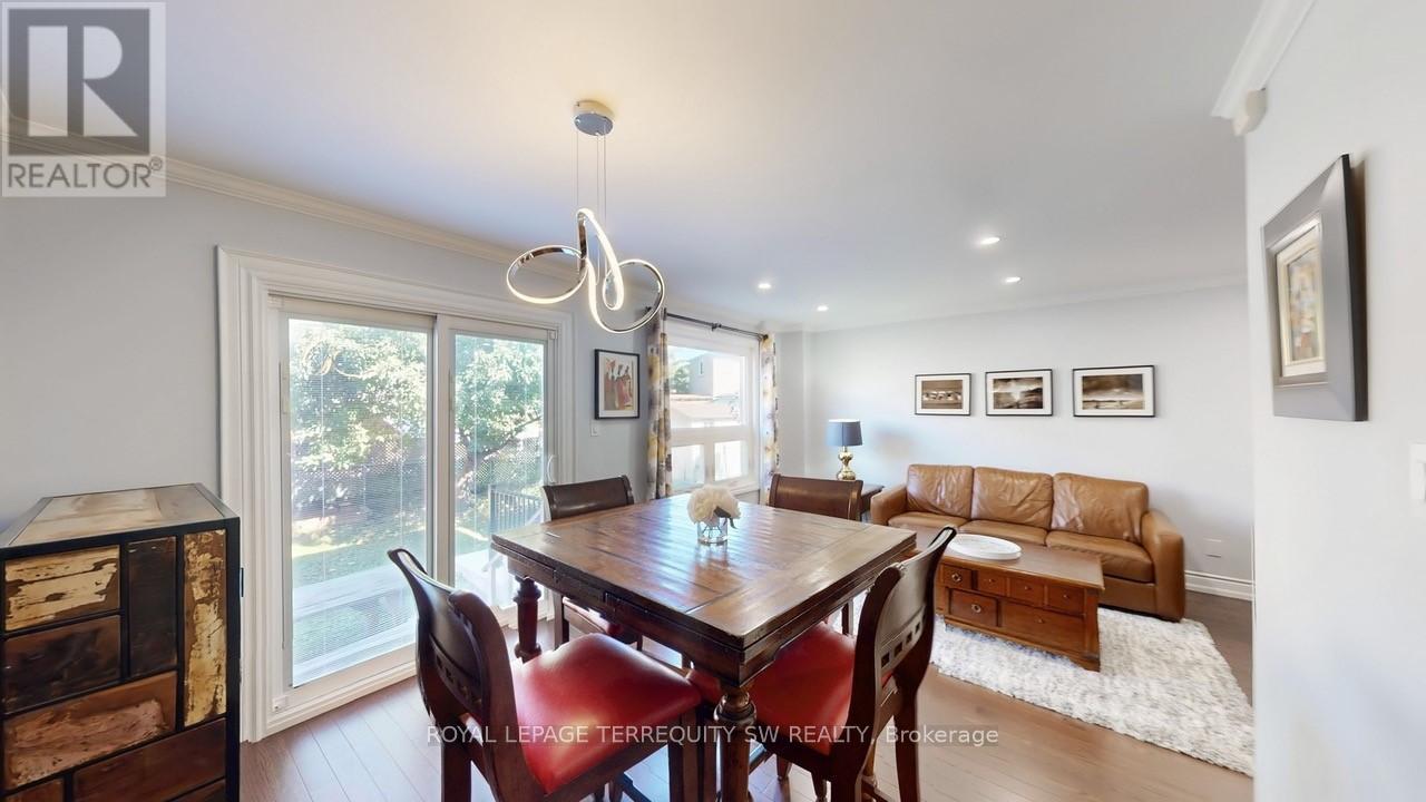 4287 Beacon Lane, Mississauga (Creditview), Ontario  L5C 3V8 - Photo 15 - W12441723