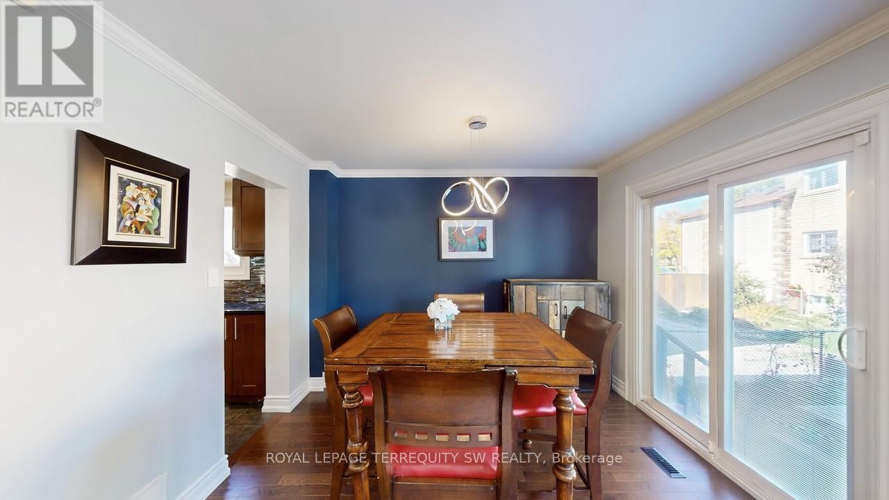 4287 Beacon Lane, Mississauga (Creditview), Ontario  L5C 3V8 - Photo 16 - W12441723