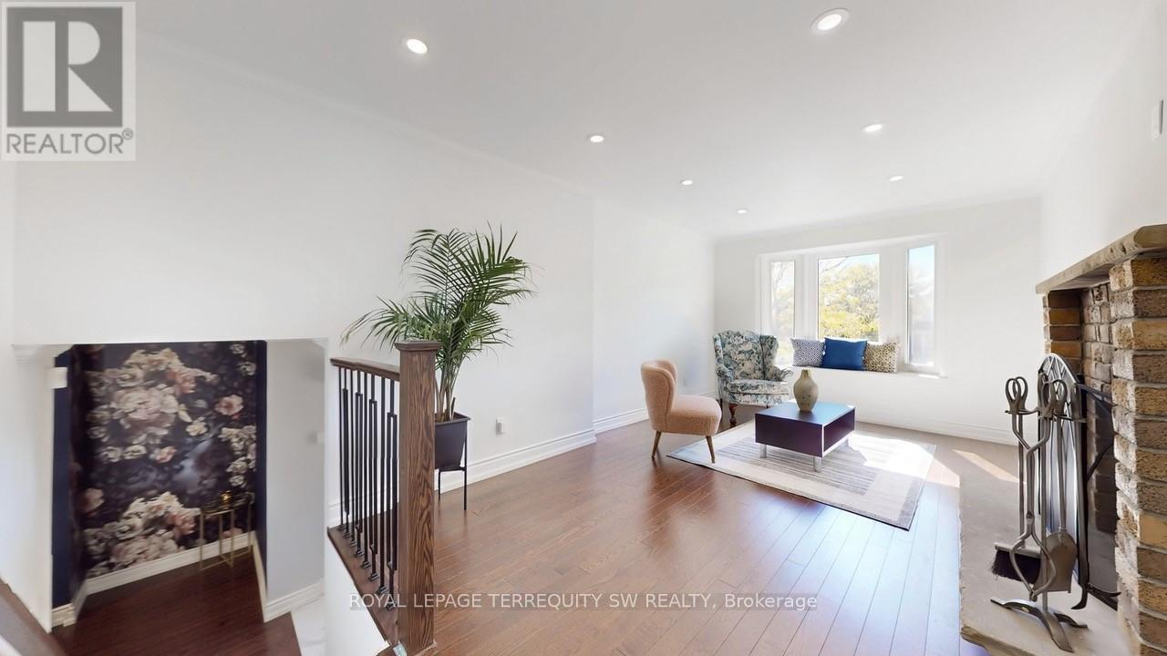 4287 Beacon Lane, Mississauga (Creditview), Ontario  L5C 3V8 - Photo 18 - W12441723