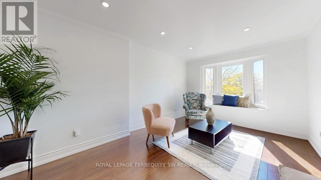 4287 Beacon Lane, Mississauga (Creditview), Ontario  L5C 3V8 - Photo 19 - W12441723