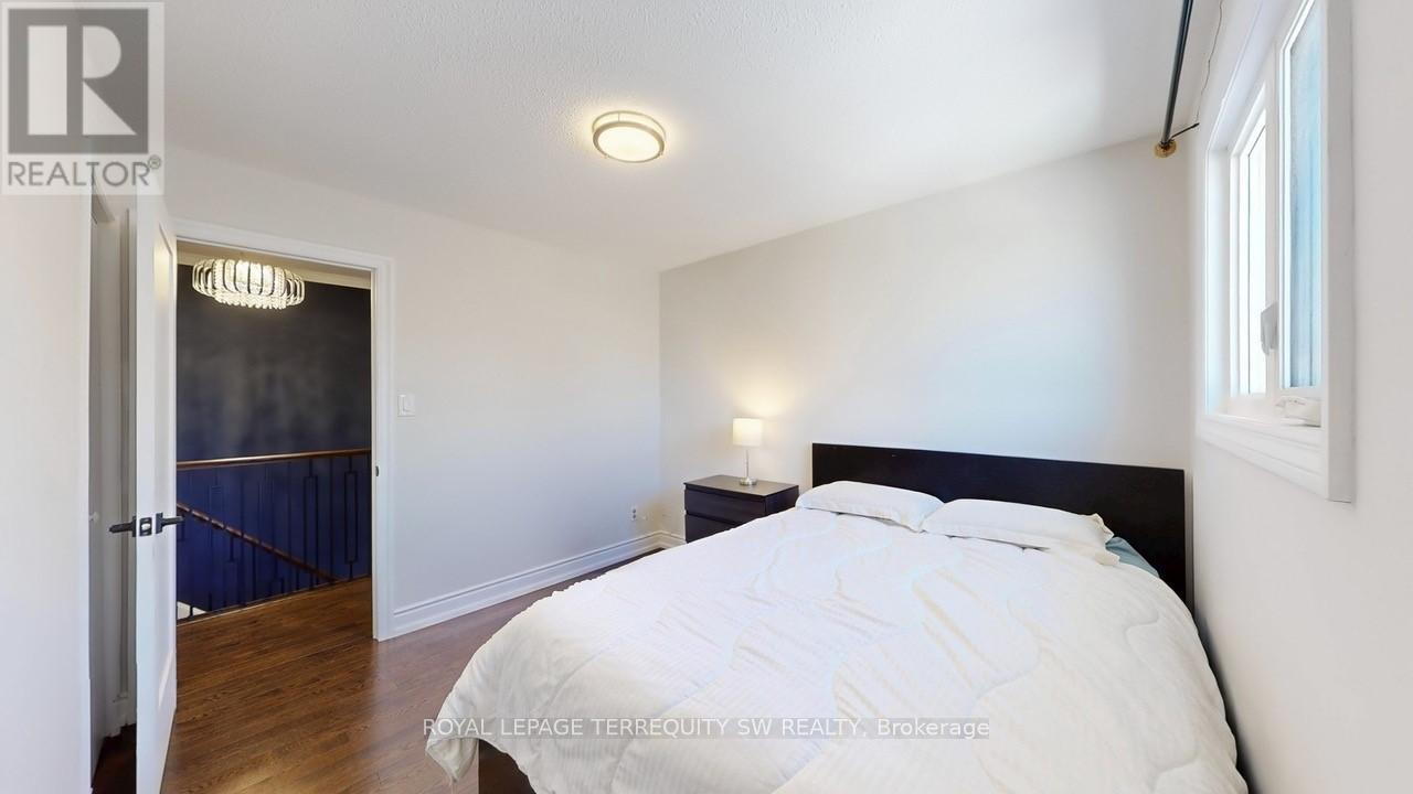 4287 Beacon Lane, Mississauga (Creditview), Ontario  L5C 3V8 - Photo 33 - W12441723
