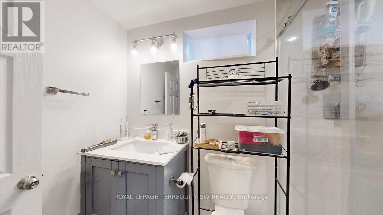 4287 Beacon Lane, Mississauga (Creditview), Ontario  L5C 3V8 - Photo 45 - W12441723