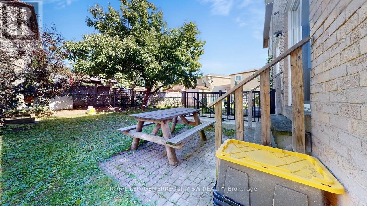 4287 Beacon Lane, Mississauga (Creditview), Ontario  L5C 3V8 - Photo 48 - W12441723