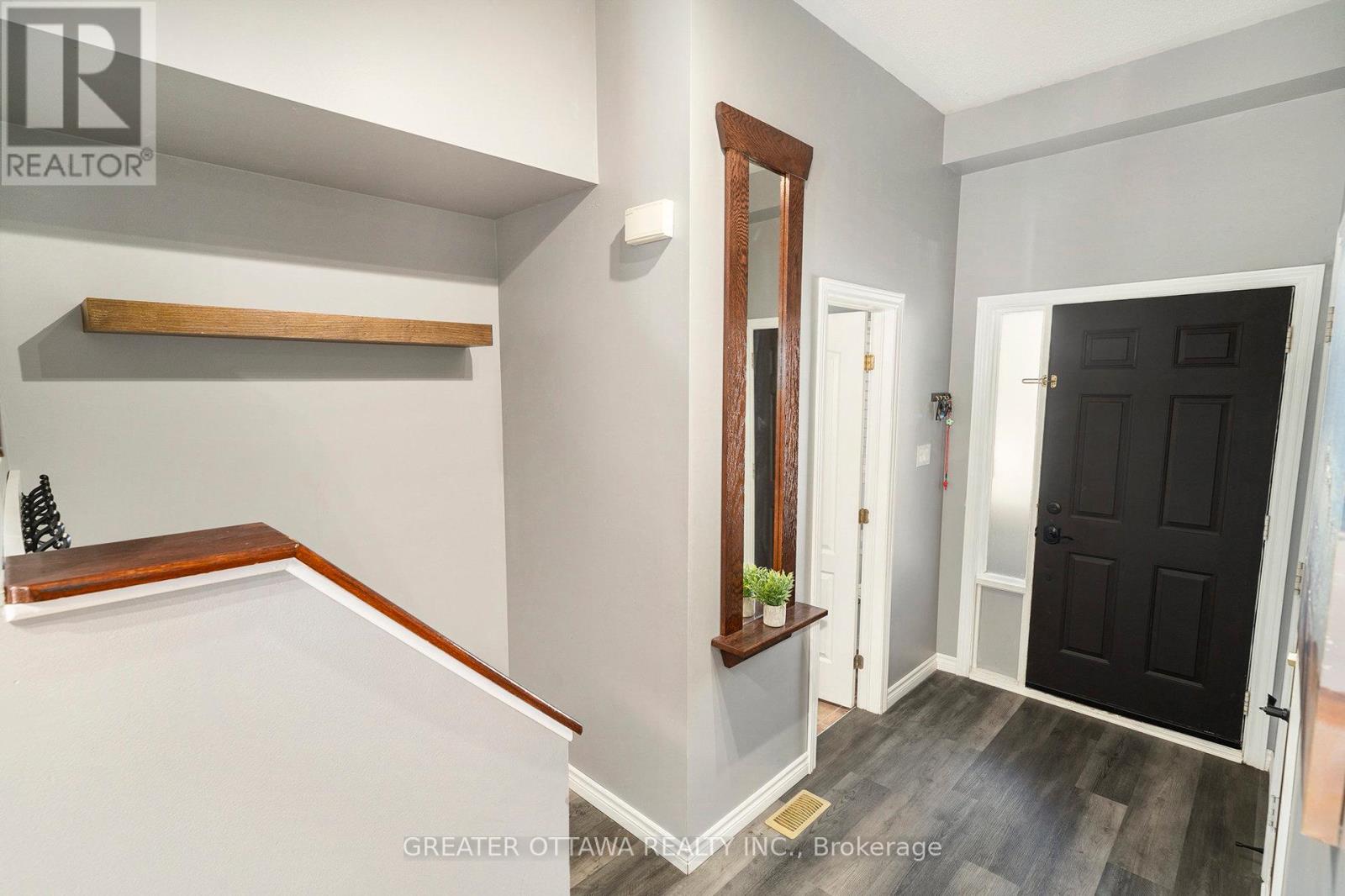 148 Crampton Drive, Carleton Place, Ontario  K7C 4P4 - Photo 4 - X12441761