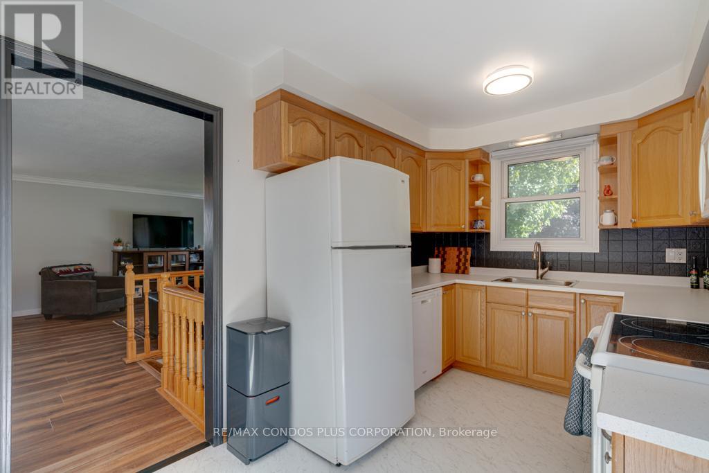 577 Mackechnie Crescent, Cobourg, Ontario  K9A 4Y1 - Photo 10 - X12441708