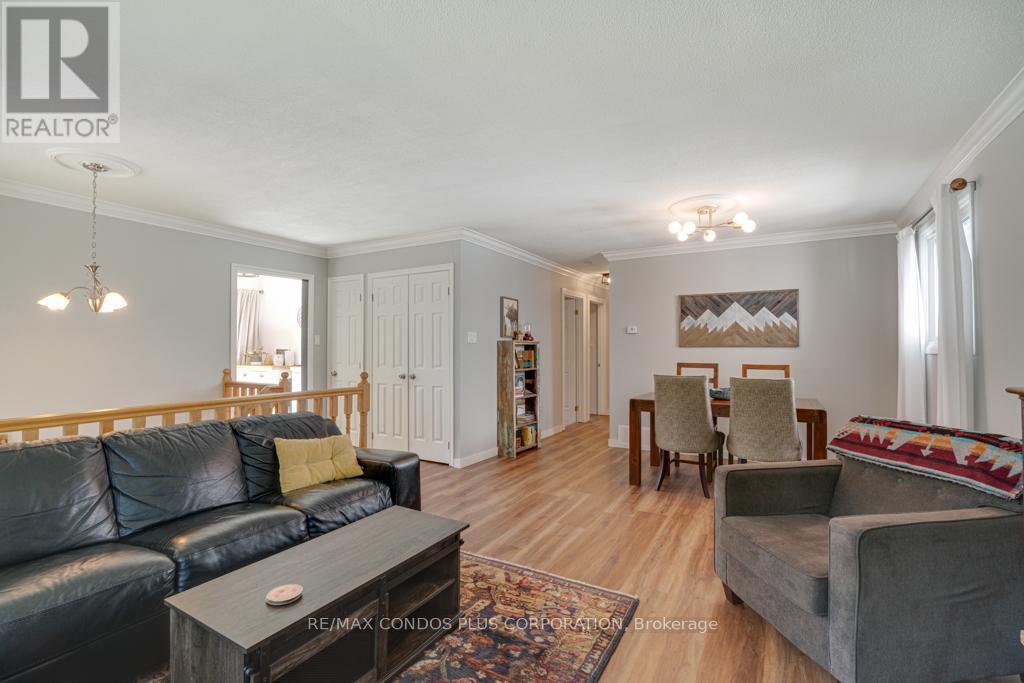 577 Mackechnie Crescent, Cobourg, Ontario  K9A 4Y1 - Photo 6 - X12441708