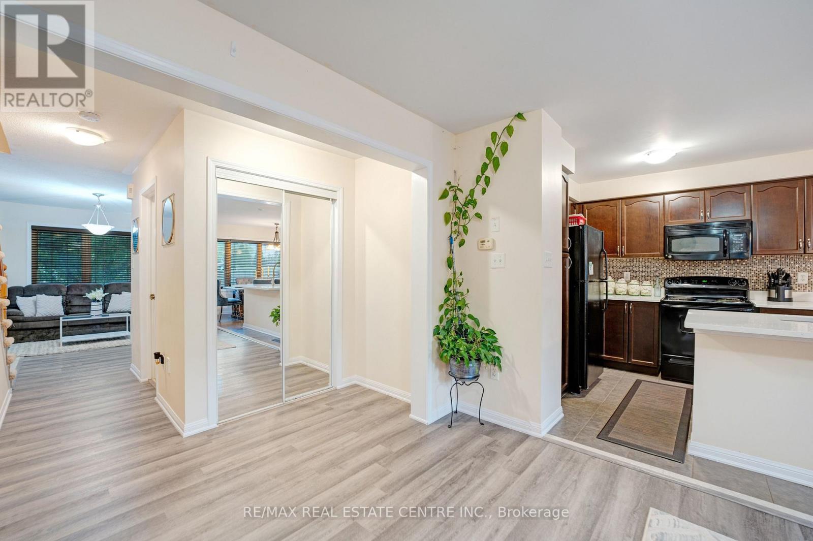 4 Owl Street, Cambridge, Ontario  N3C 0A9 - Photo 10 - X12441711
