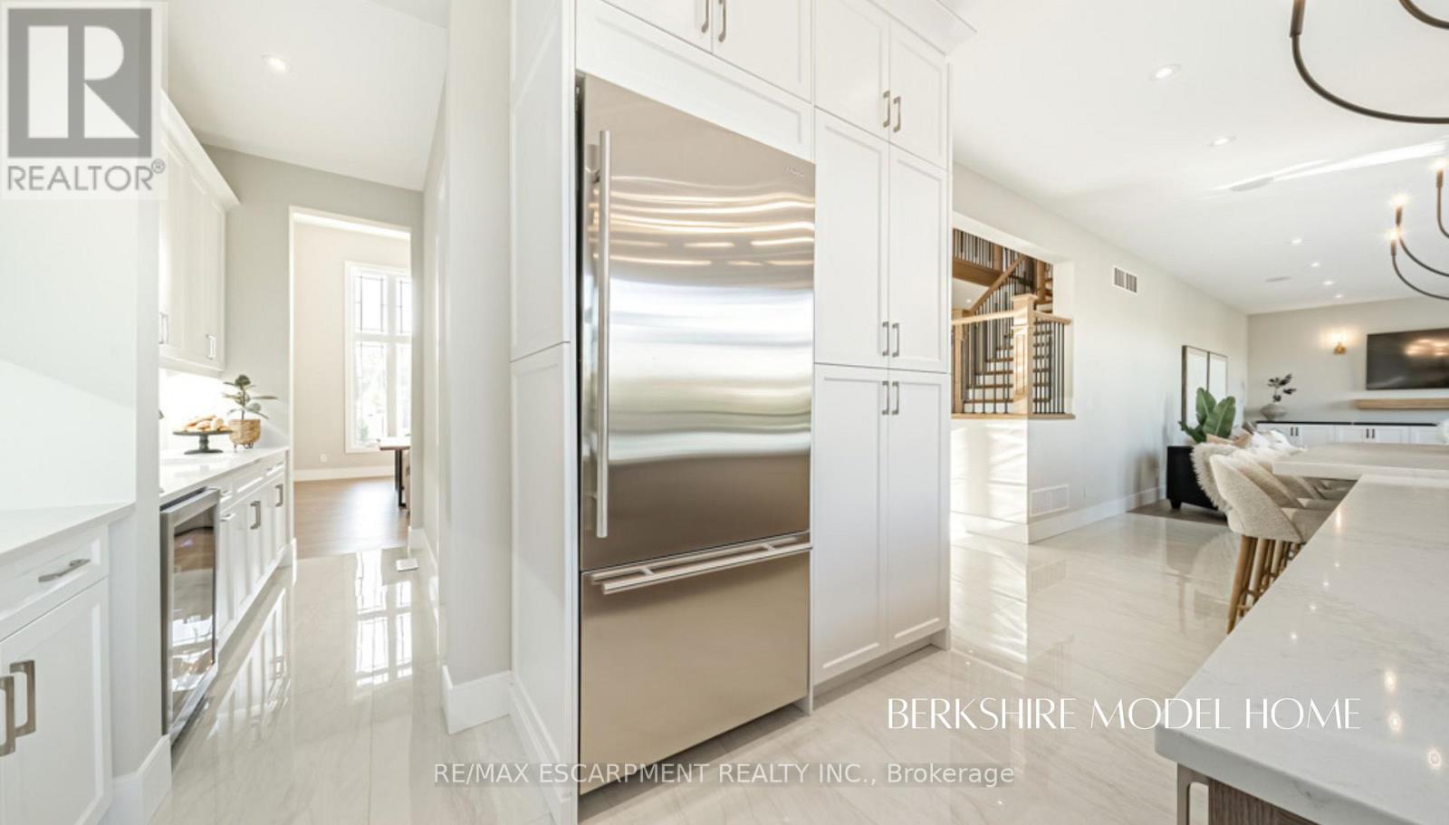 451 Masters Drive, Woodstock (Woodstock - North), Ontario  N4T 0L2 - Photo 6 - X12441733