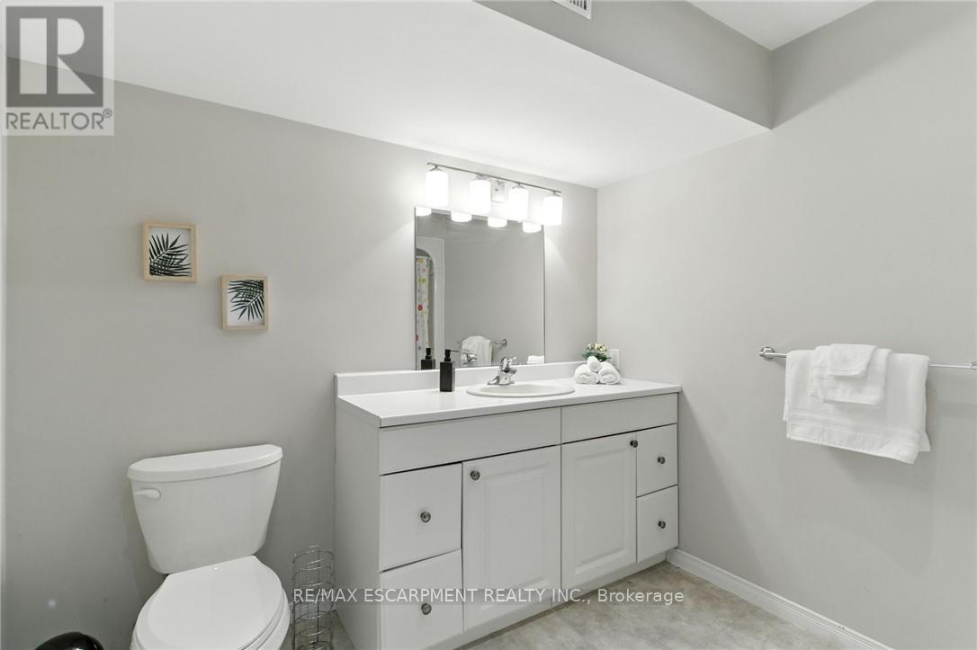 2 Caledonia Avenue, Haldimand, Ontario  N3W 2L1 - Photo 32 - X12441736