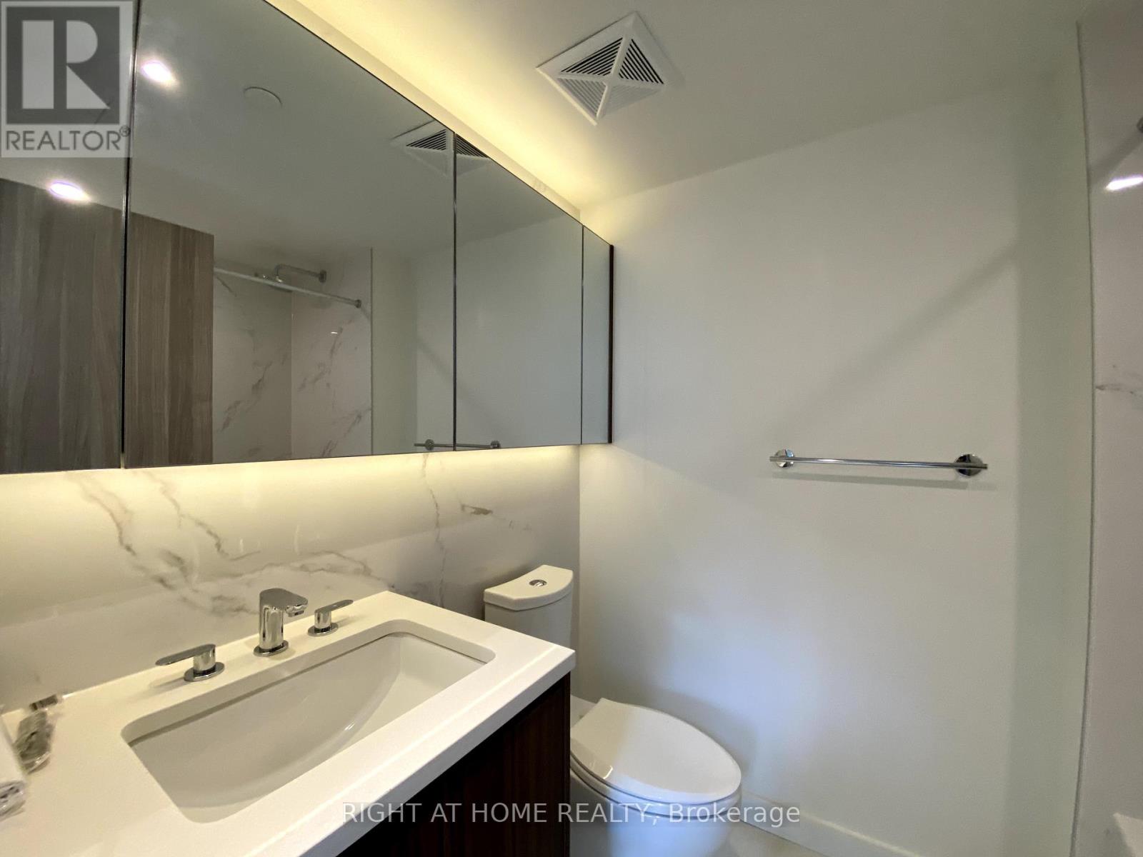 11 Mcmahon Drive S, Toronto, Ontario  M2K 1H8 - Photo 24 - C12441776