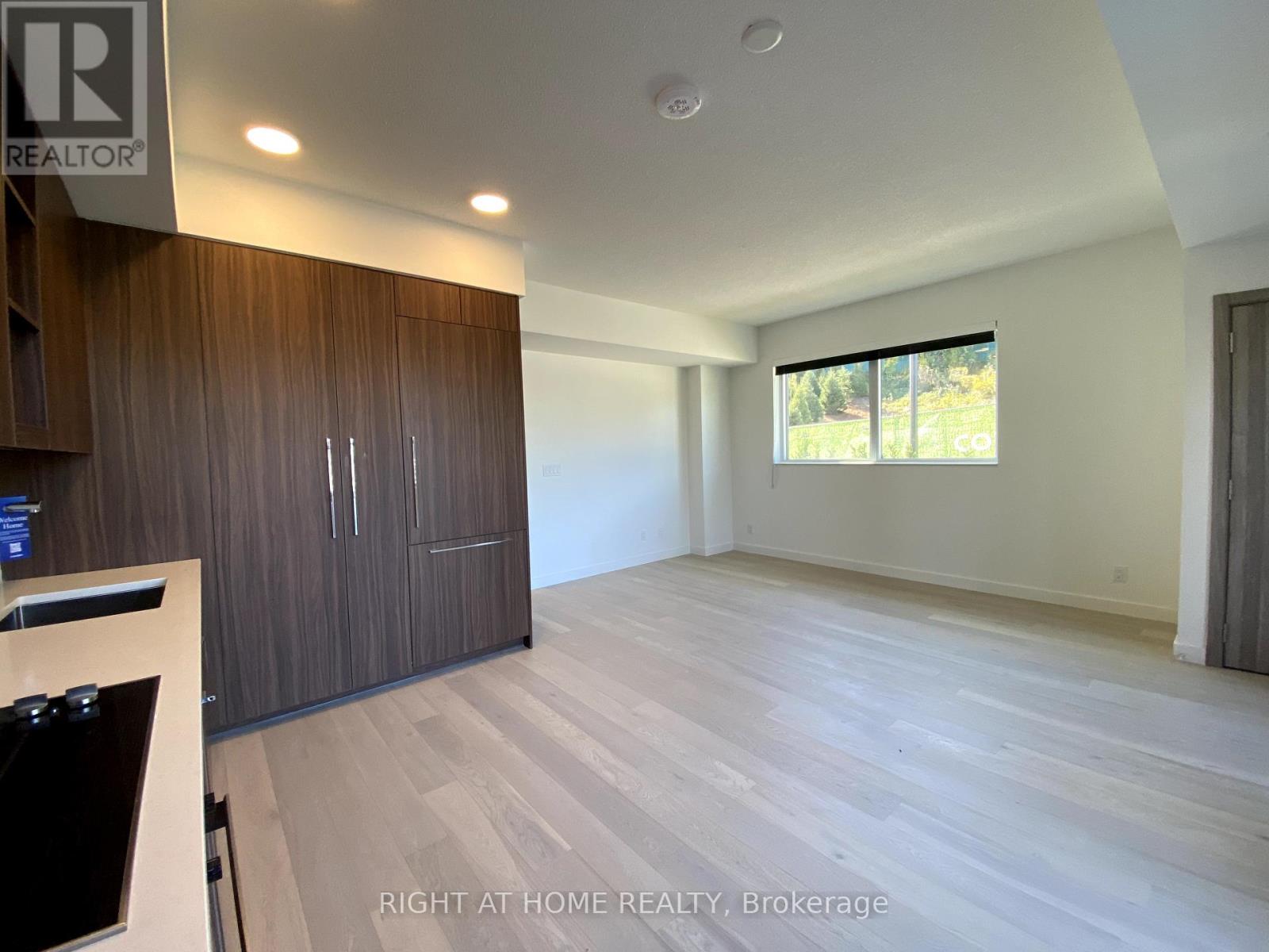 11 Mcmahon Drive S, Toronto, Ontario  M2K 1H8 - Photo 32 - C12441776