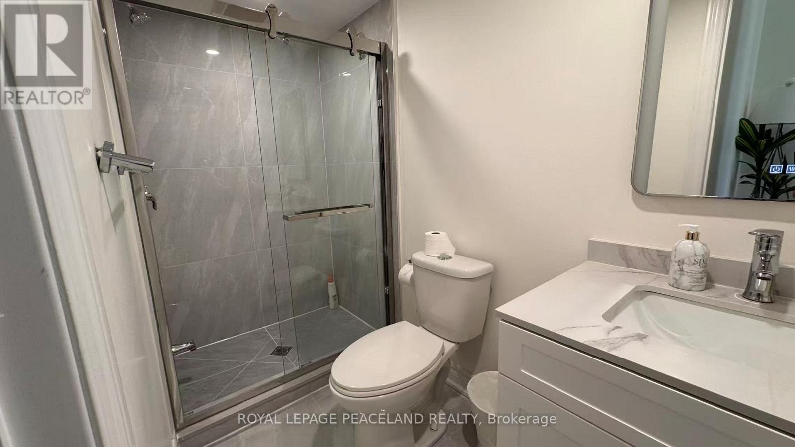 Upper - 60 Paperbirch Drive, Toronto, Ontario  M3C 2E7 - Photo 12 - C12441807