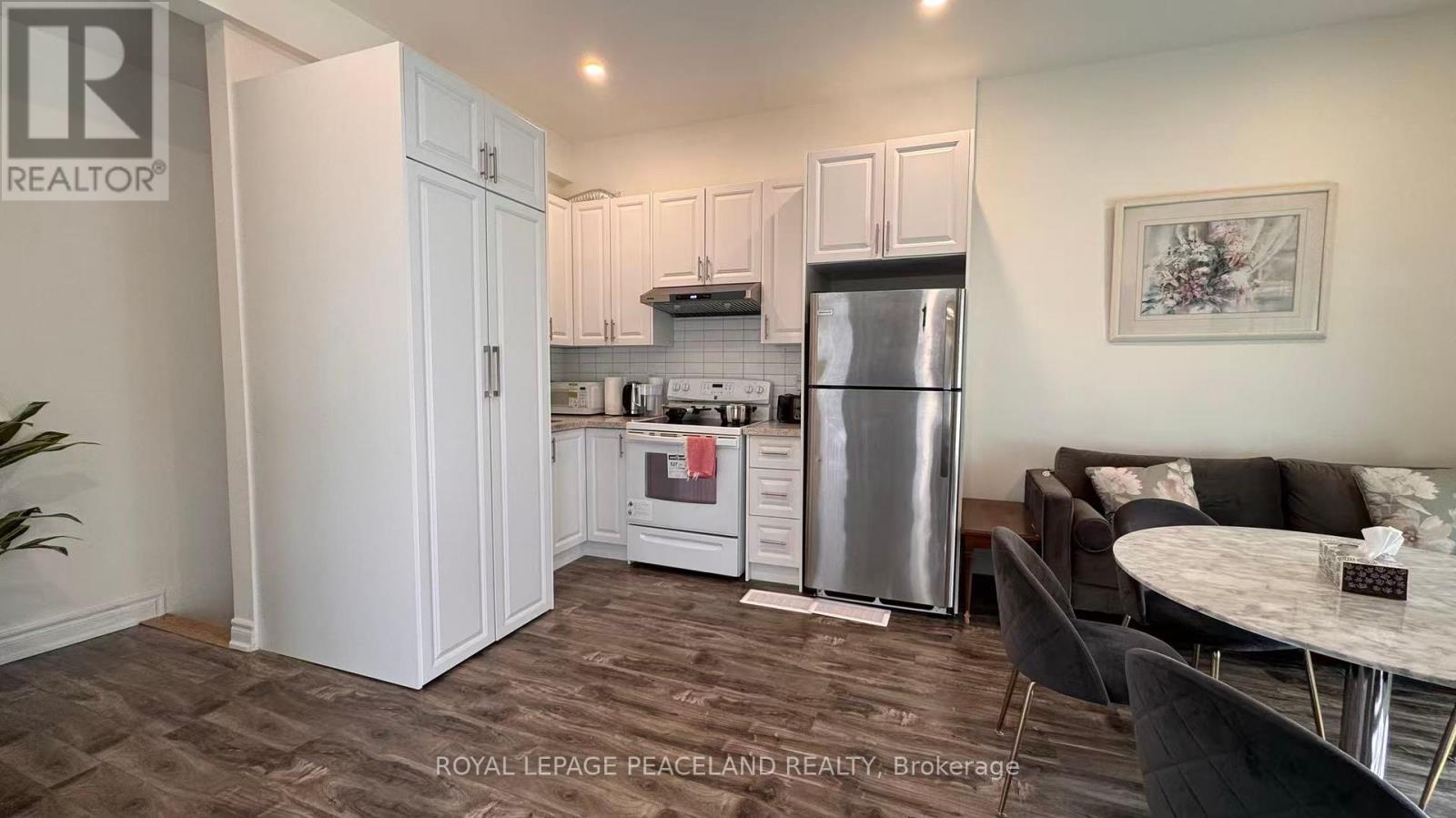 Upper - 60 Paperbirch Drive, Toronto, Ontario  M3C 2E7 - Photo 5 - C12441807