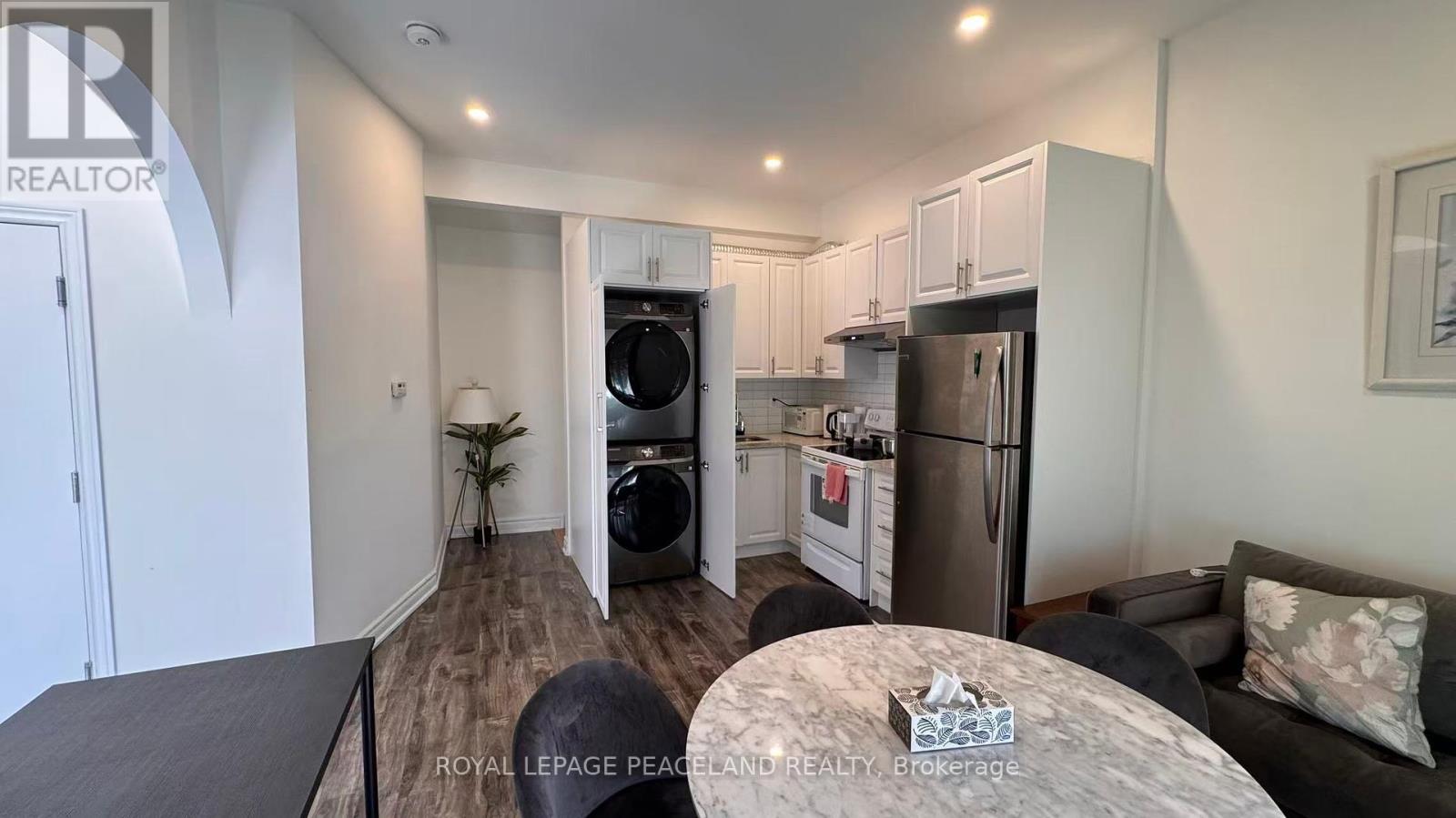 Upper - 60 Paperbirch Drive, Toronto, Ontario  M3C 2E7 - Photo 6 - C12441807