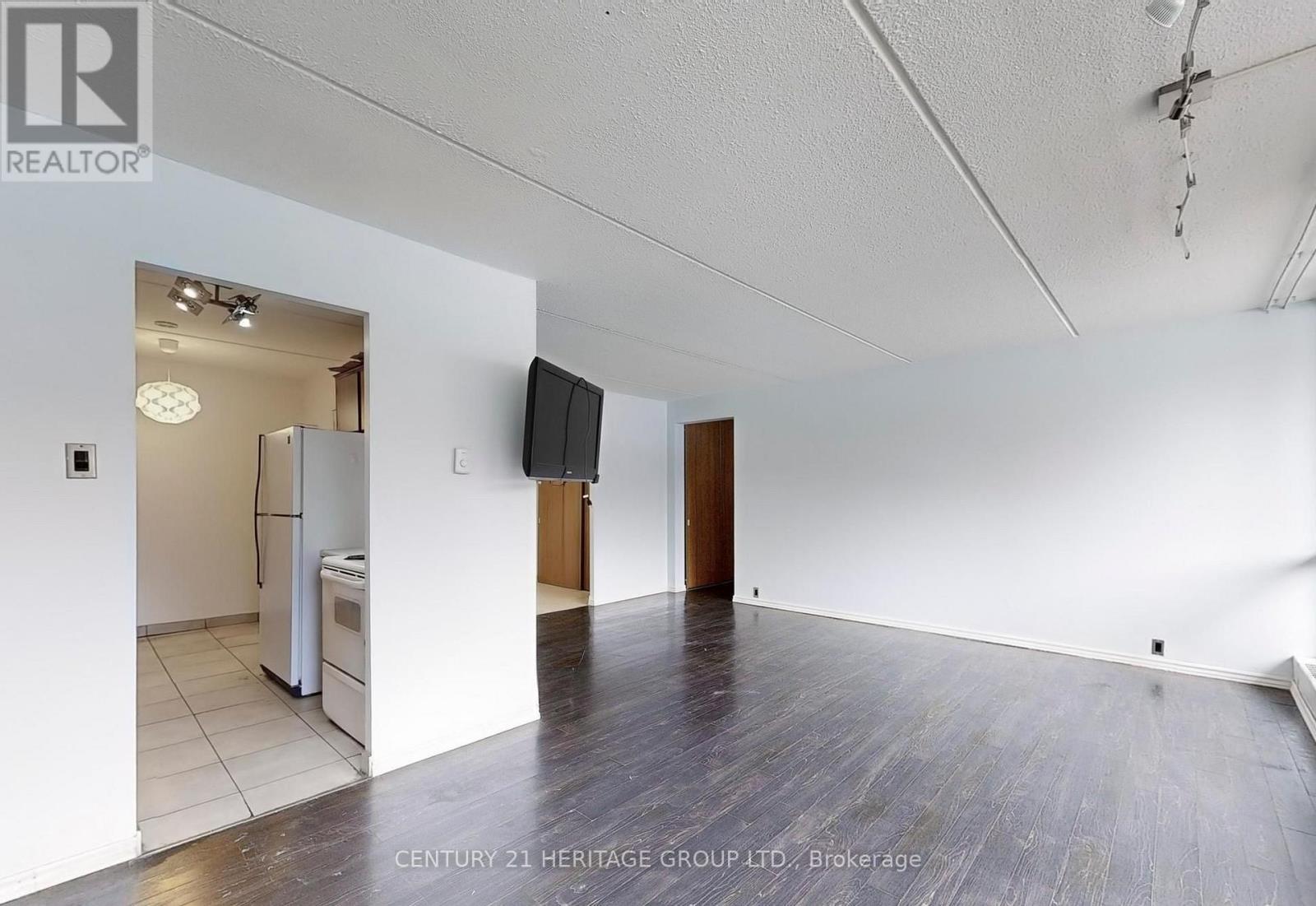 202 - 2 Glamorgan Avenue, Toronto, Ontario  M1P 2M8 - Photo 10 - E12441798