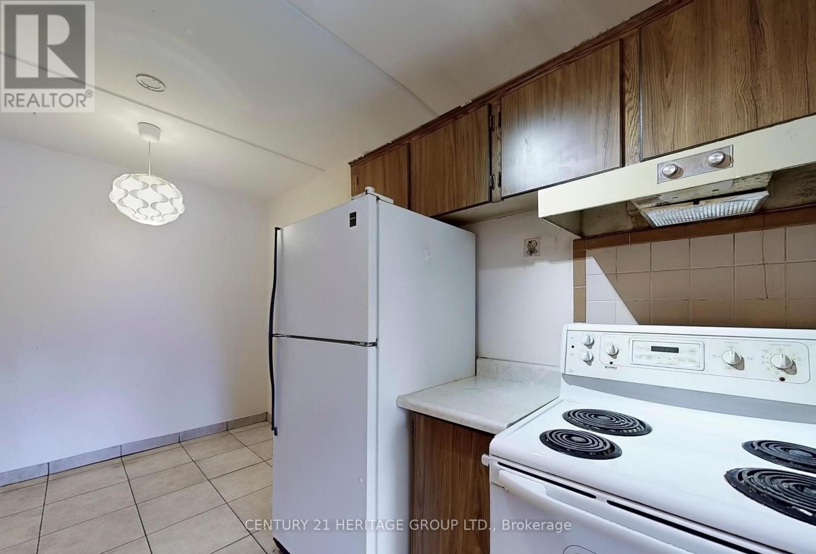 202 - 2 Glamorgan Avenue, Toronto, Ontario  M1P 2M8 - Photo 12 - E12441798