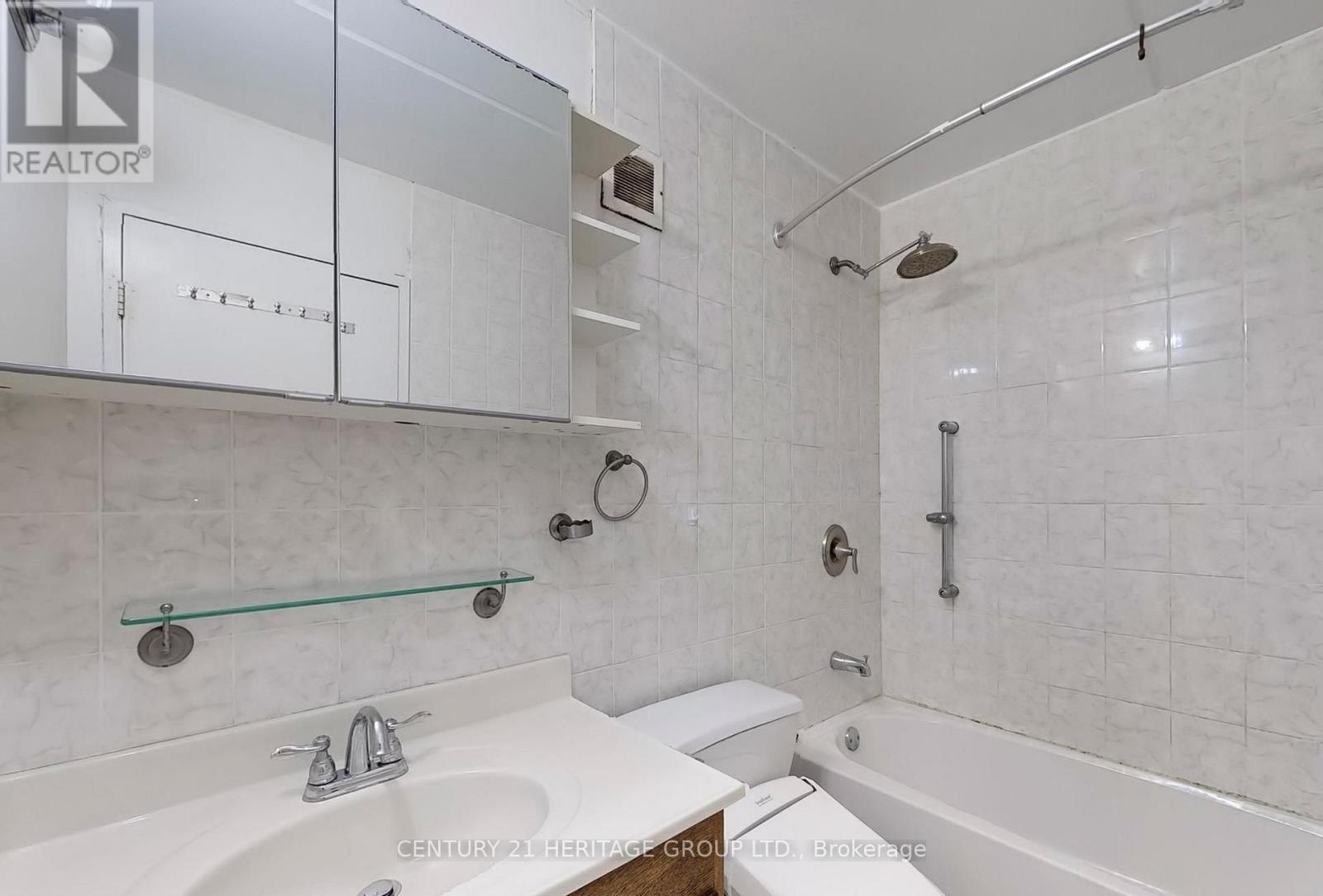 202 - 2 Glamorgan Avenue, Toronto, Ontario  M1P 2M8 - Photo 15 - E12441798
