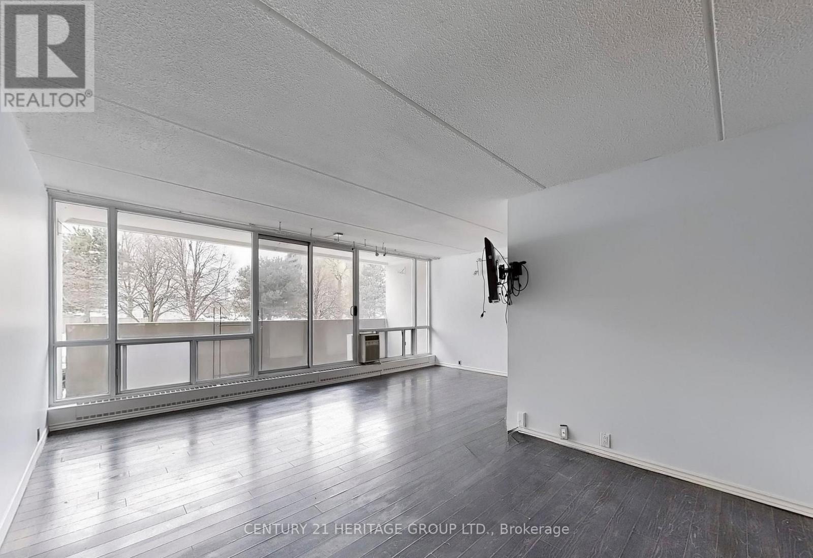 202 - 2 Glamorgan Avenue, Toronto, Ontario  M1P 2M8 - Photo 6 - E12441798