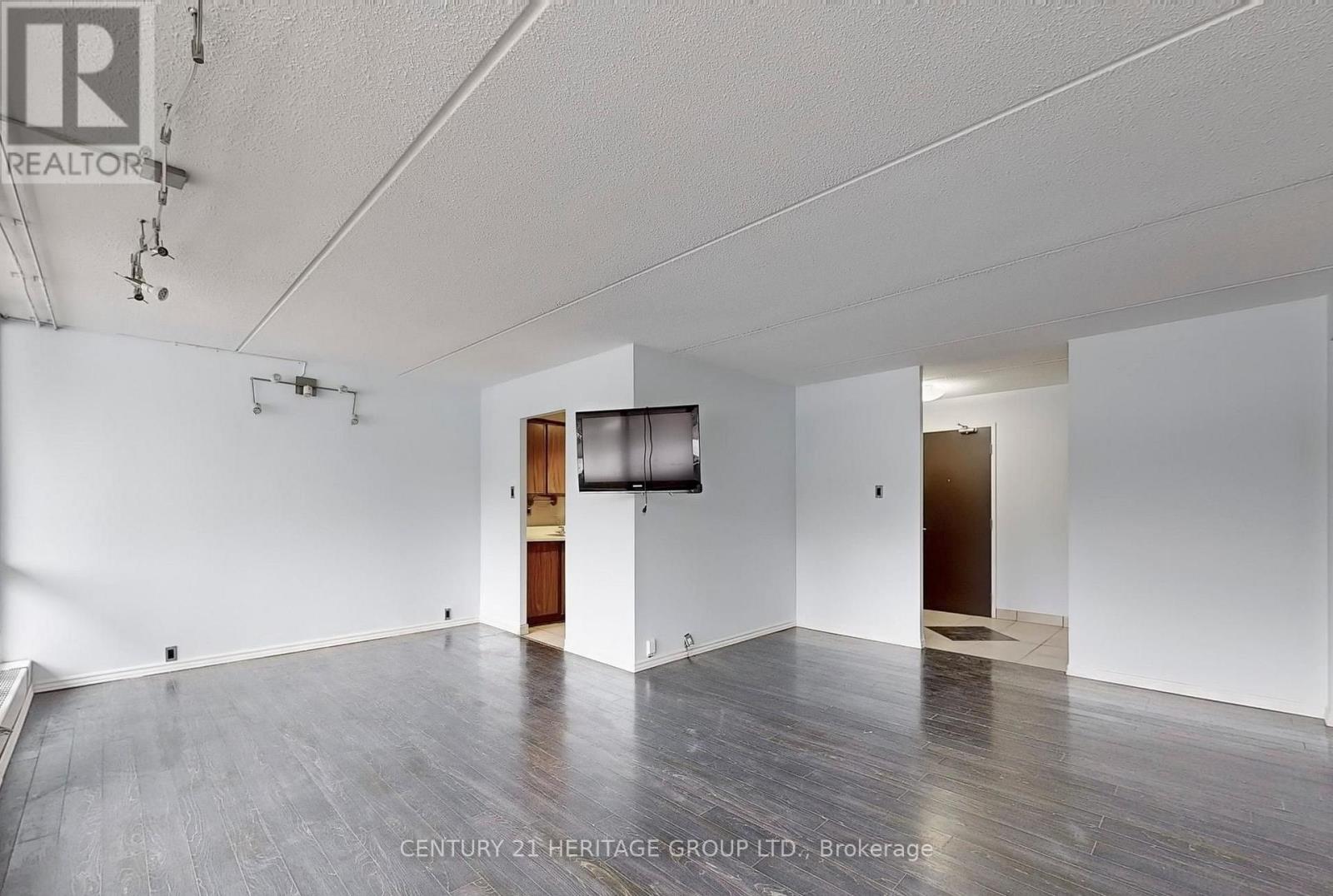 202 - 2 Glamorgan Avenue, Toronto, Ontario  M1P 2M8 - Photo 7 - E12441798