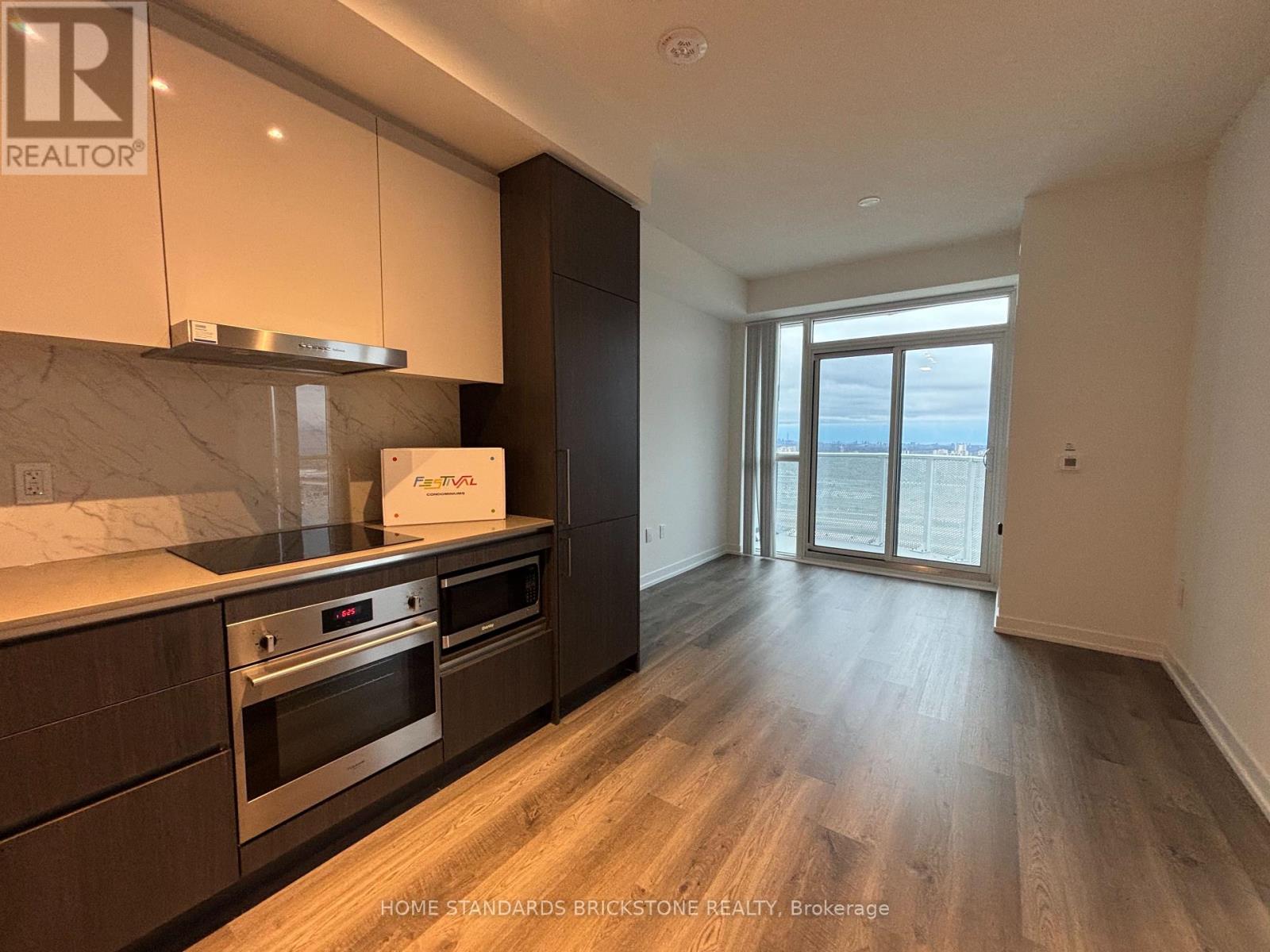 4506 - 195 Commerce Street, Vaughan, Ontario  L4K 0P9 - Photo 2 - N12441745