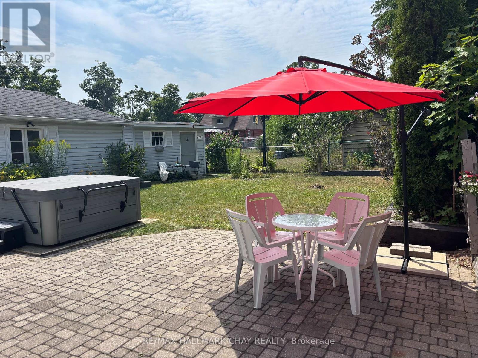 50 Newton Street, Barrie (Wellington), Ontario  L4M 3N5 - Photo 1 - S12441743