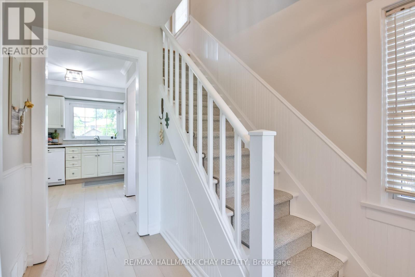 50 Newton Street, Barrie (Wellington), Ontario  L4M 3N5 - Photo 12 - S12441743