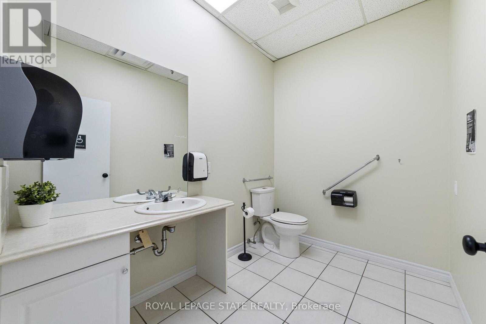 34 - 775 Pacific Road, Oakville, Ontario  L6L 6M4 - Photo 8 - W12441739