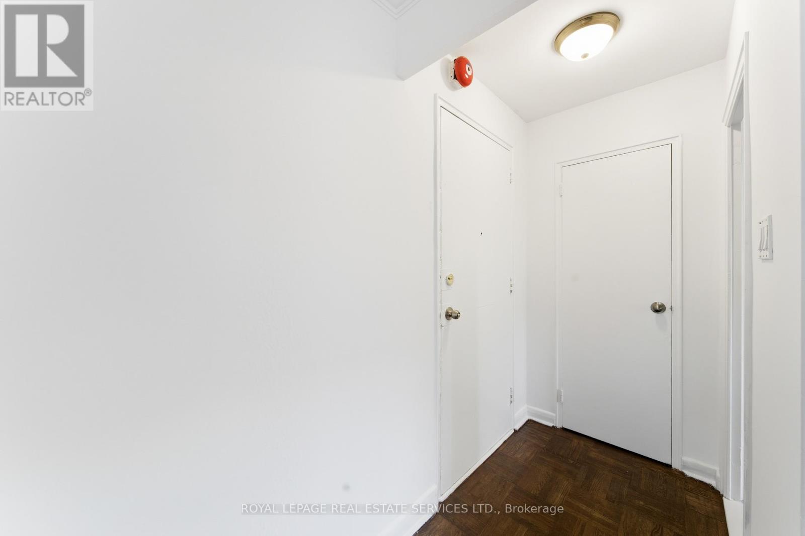 207 - 167 Stephen Drive, Toronto, Ontario  M8Y 3N5 - Photo 4 - W12441758