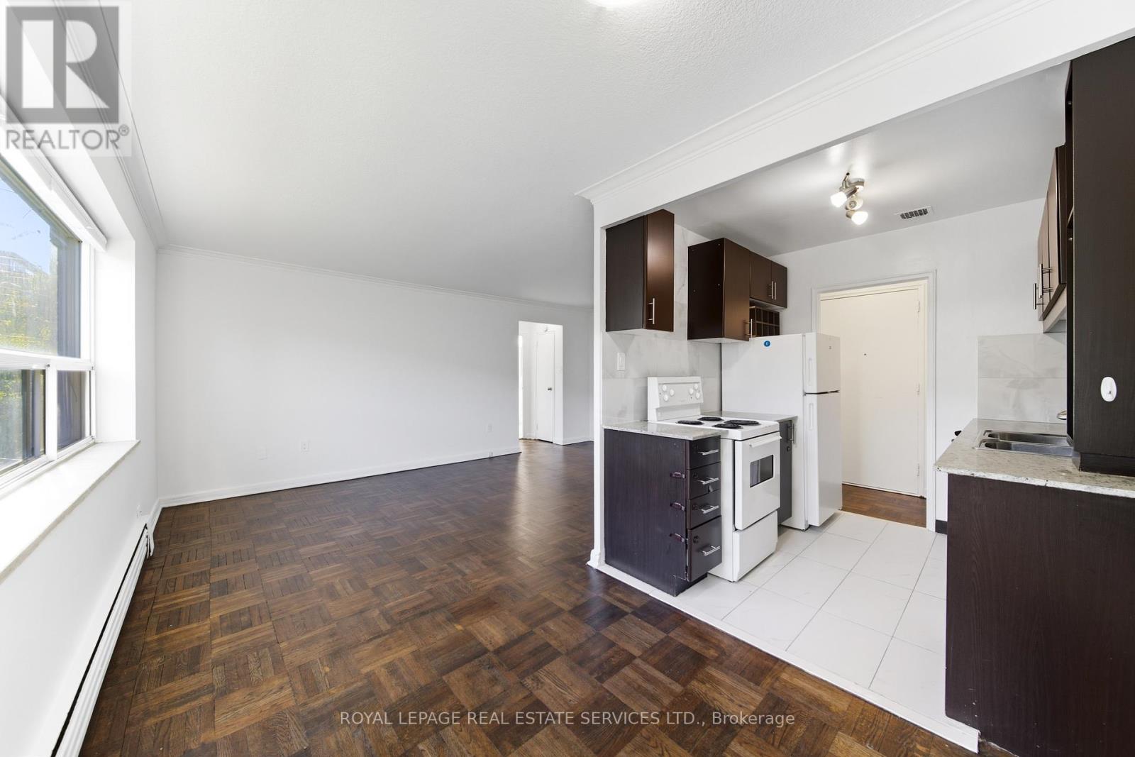 207 - 167 Stephen Drive, Toronto, Ontario  M8Y 3N5 - Photo 8 - W12441758