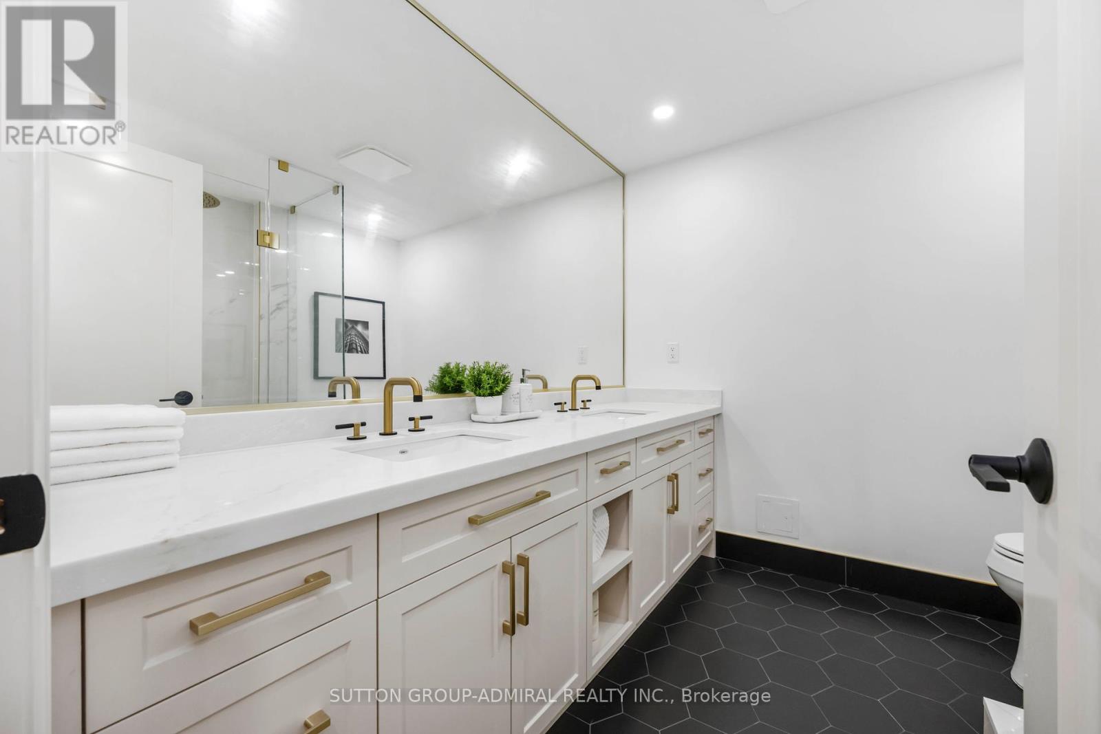 G7 - 296 Mill Road, Toronto, Ontario  M9C 4X8 - Photo 30 - W12441803