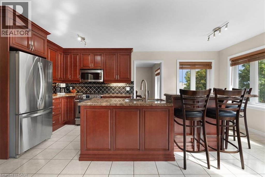 44 Tami Court, Kitchener, Ontario  N2B 3V2 - Photo 5 - 40773499