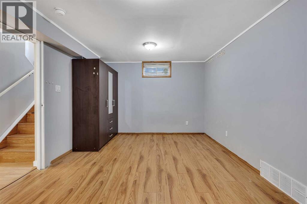 43 Martinwood Road Ne, Calgary, Alberta  T3J 3G6 - Photo 17 - A2261485