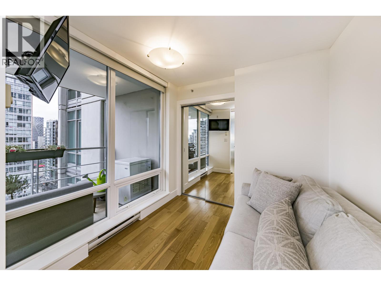 1701 565 Smithe Street, Vancouver, British Columbia  V6B 0E4 - Photo 15 - R2981169