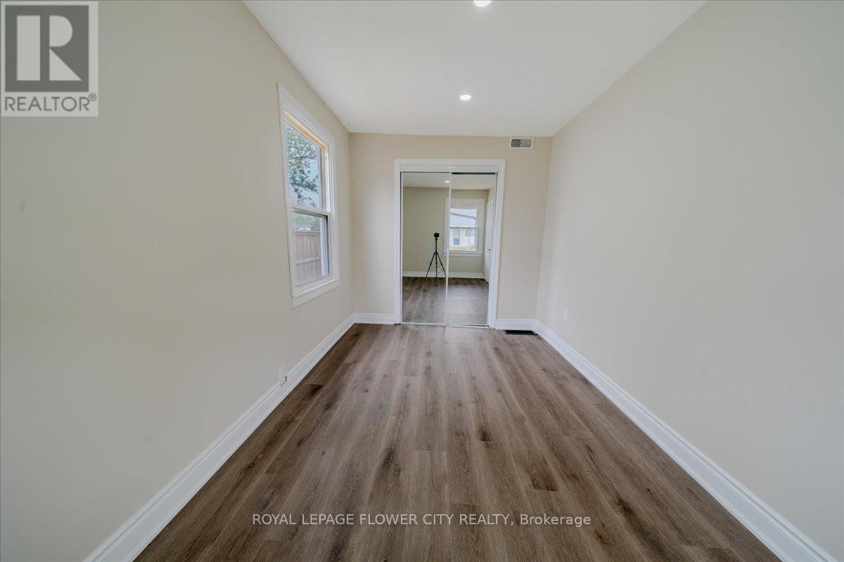 6143 Churchill Street, Niagara Falls (Arad/fallsview), Ontario  L2G 2X2 - Photo 27 - X12441753