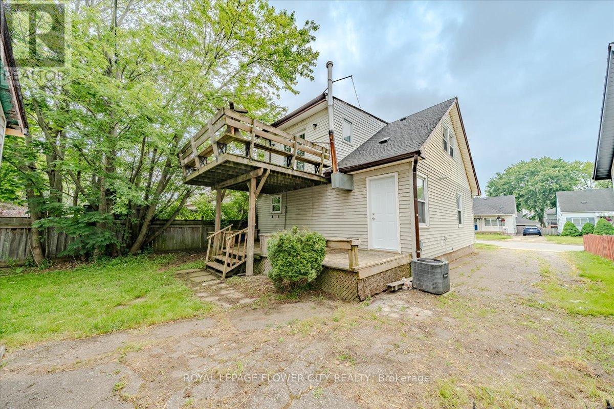 6143 Churchill Street, Niagara Falls (Arad/fallsview), Ontario  L2G 2X2 - Photo 41 - X12441753