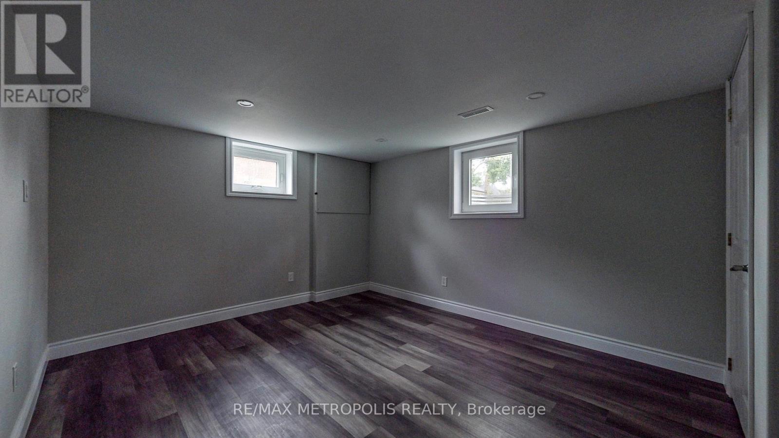 Main - 1020 Brewer Street, Peterborough Central, Ontario  K9J 5B4 - Photo 35 - X12441781