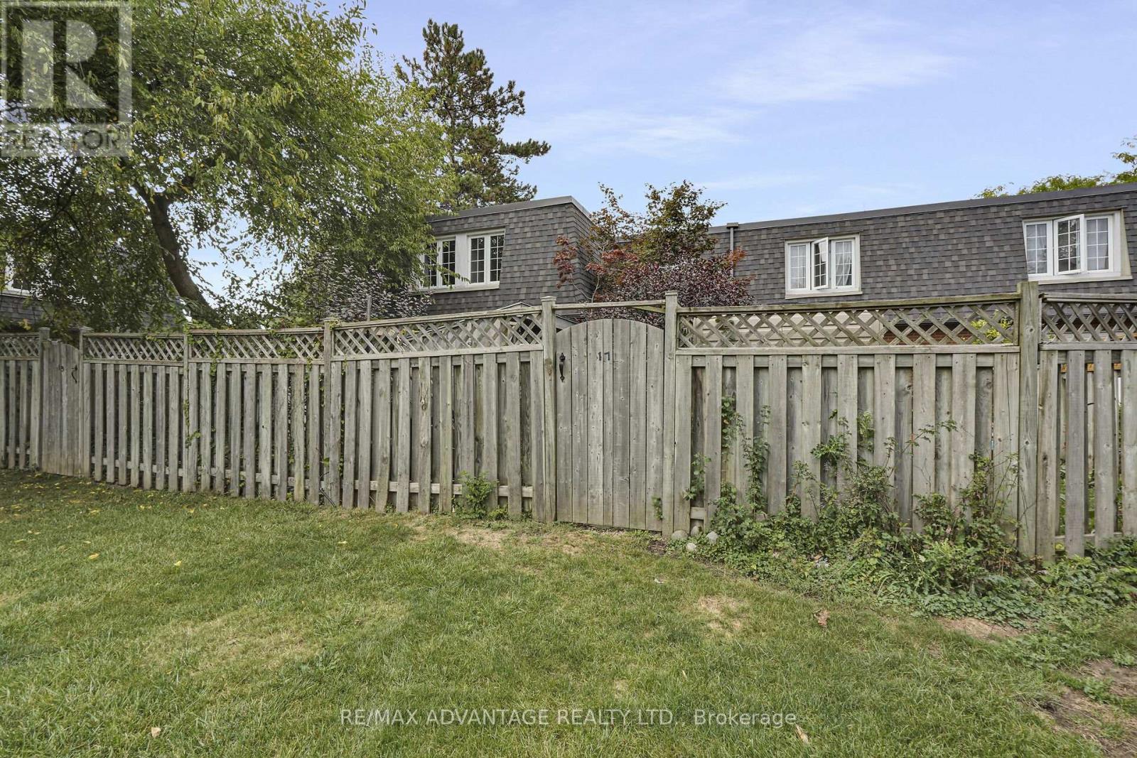 17 Blackacres Boulevard, London North (North F), Ontario  N6G 2G5 - Photo 10 - X12441817