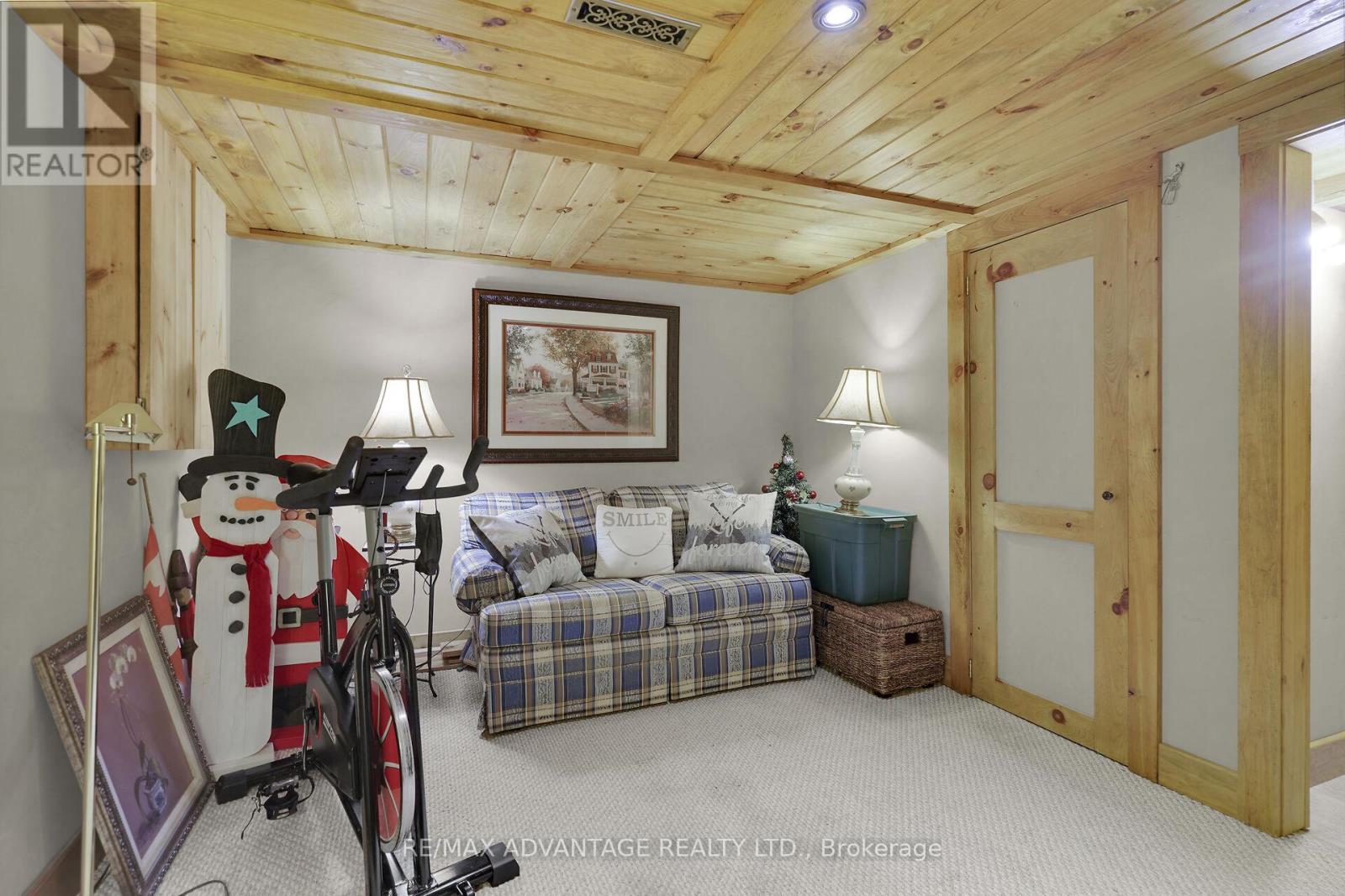 17 Blackacres Boulevard, London North (North F), Ontario  N6G 2G5 - Photo 32 - X12441817