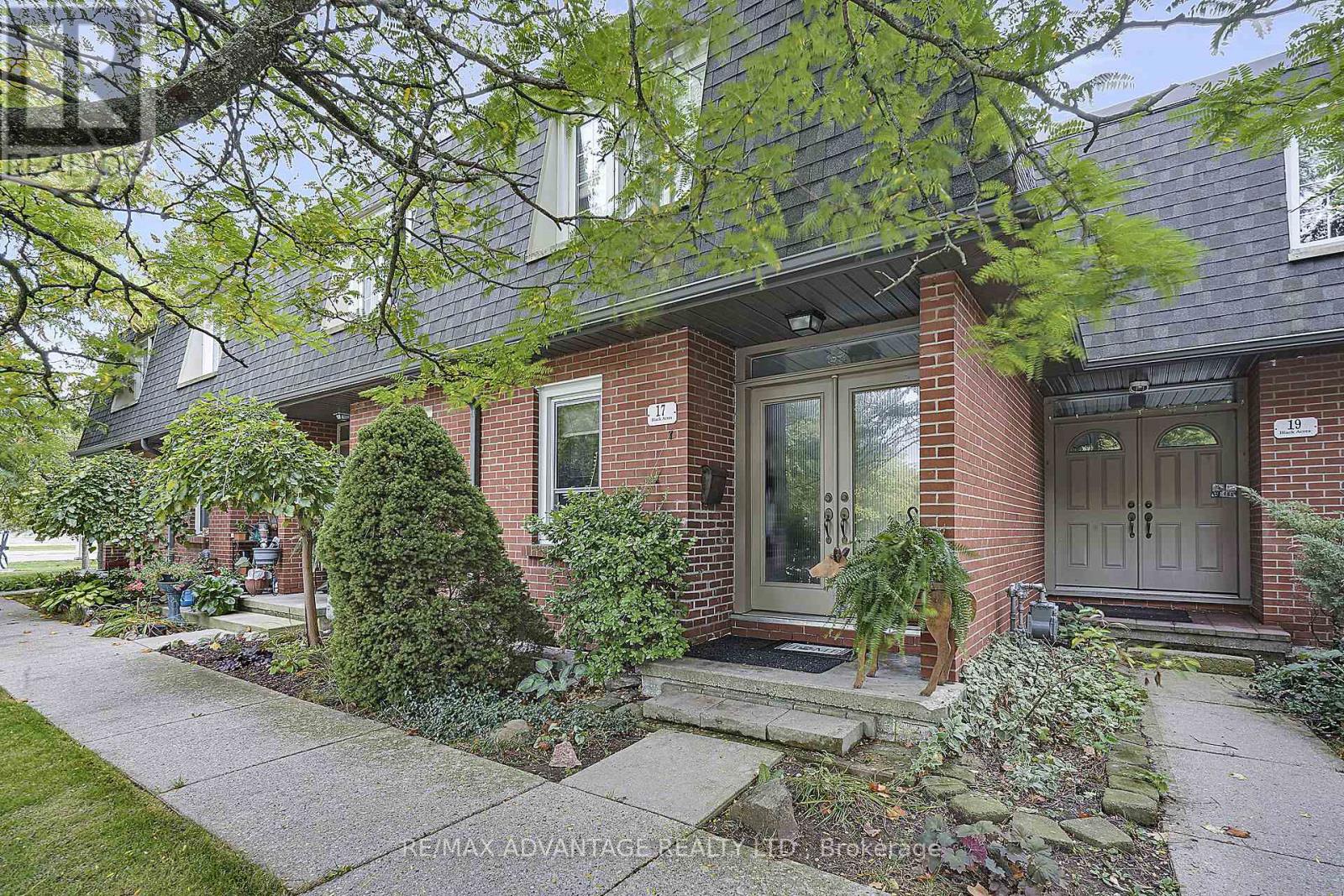 17 Blackacres Boulevard, London North (North F), Ontario  N6G 2G5 - Photo 38 - X12441817